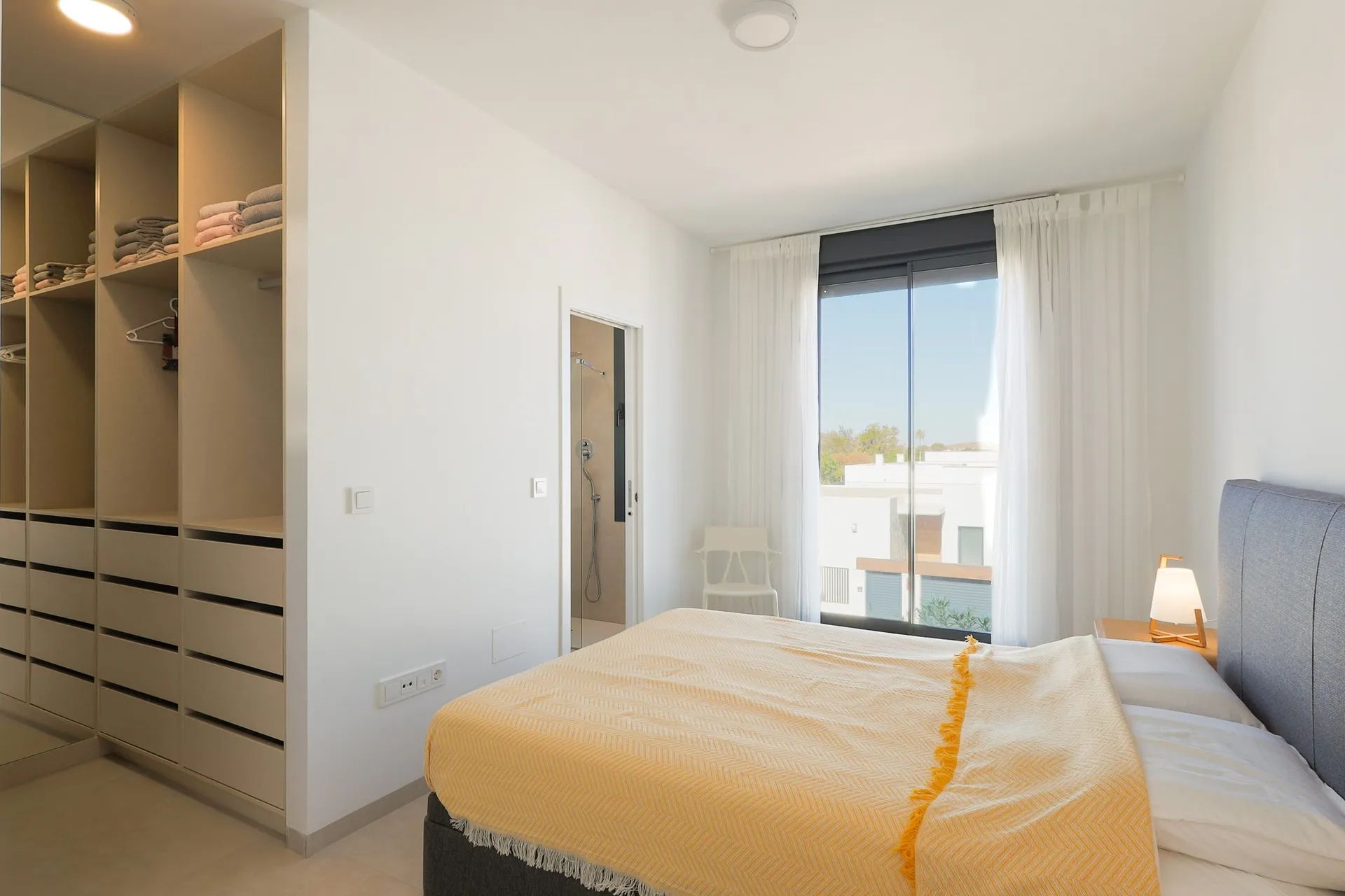 Direct genieten: instapklaar penthouse op toplocatie aan de kust foto 15