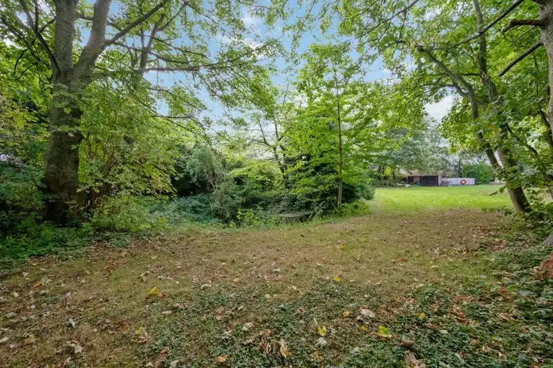 CENTRAAL GELEGEN KMO-GROND  foto 11