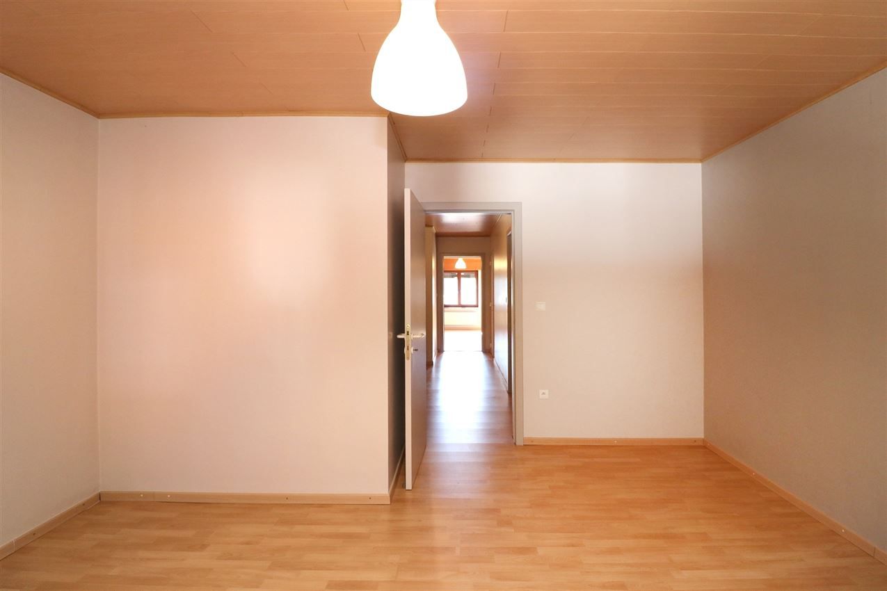 Label c, mooi gelegen landhuis, zonnige leefruimte foto 36