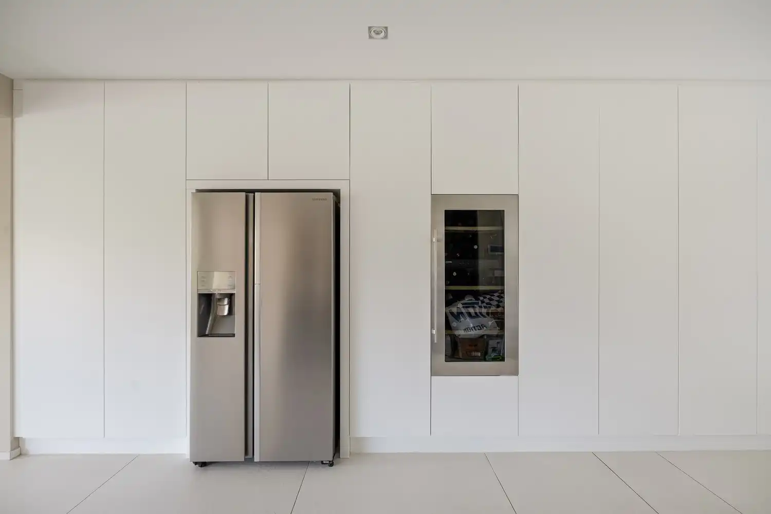 Exclusieve recente villa met verwarmd zwembad, vier garages en inclusief bouwgrond van 10a in een groene omgeving foto 13