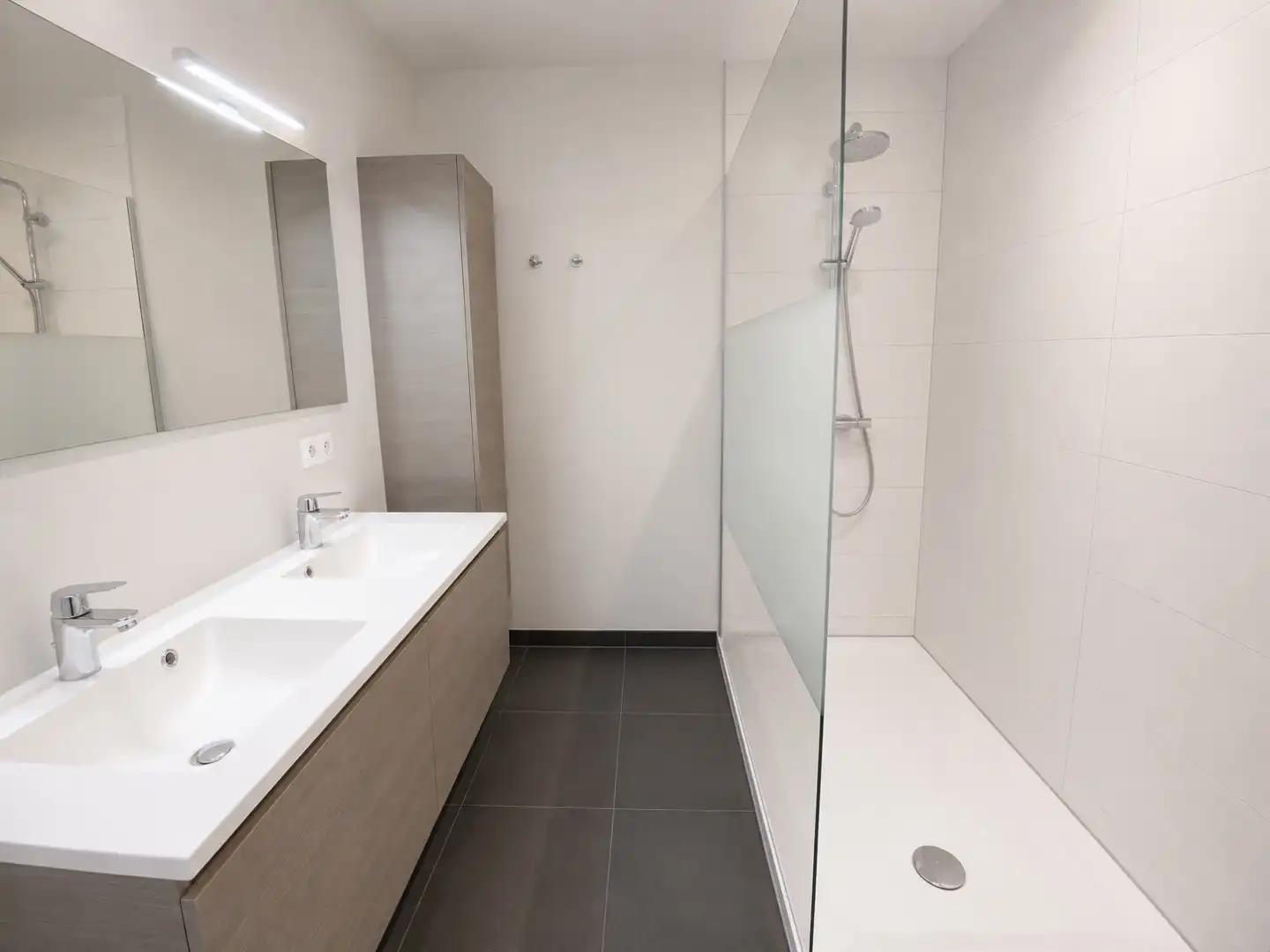 Energiezuinig appartement met twee slaapkamers en ruim terras te huur in Evergem foto 11