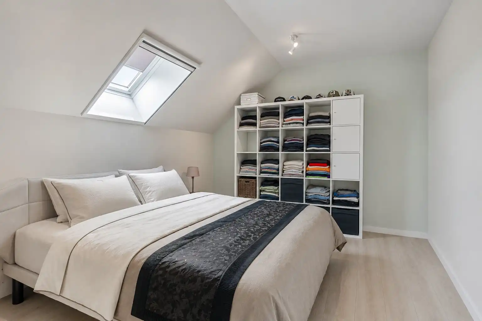 Karaktervolle hoevewoning met 3 slaapkamers, gezellige binnenkoer en tuin op een perceel van 370 m². foto 18