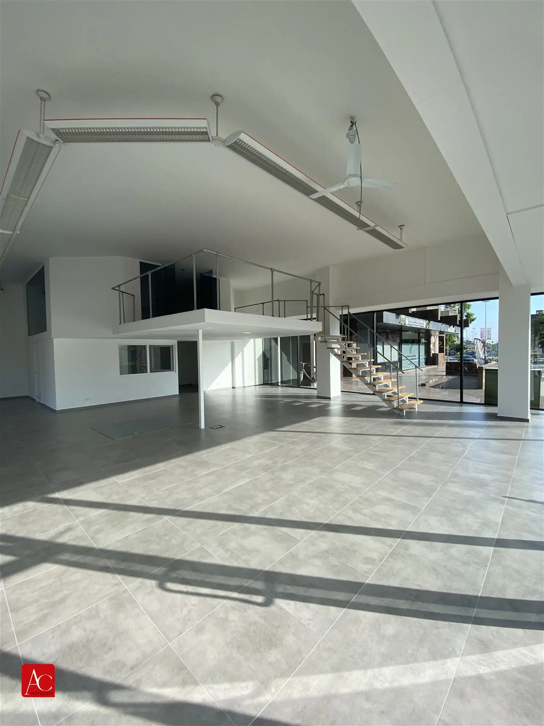 Commercieel handelspand in hartje Sint-Niklaas foto 2