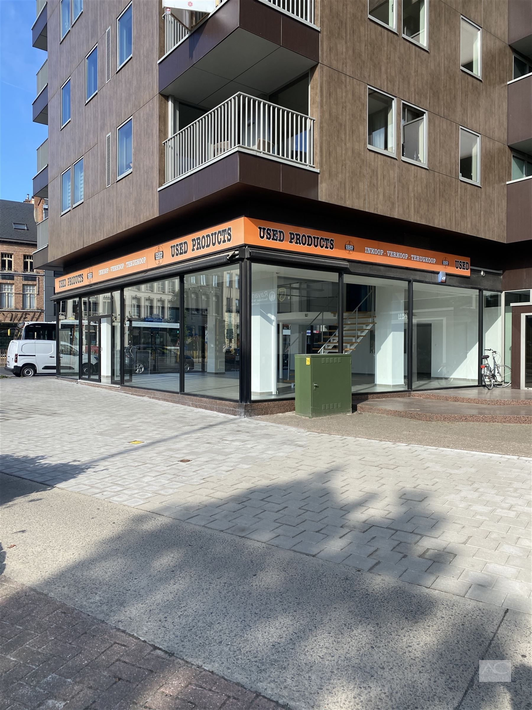 Commercieel handelspand in hartje Sint-Niklaas foto 2