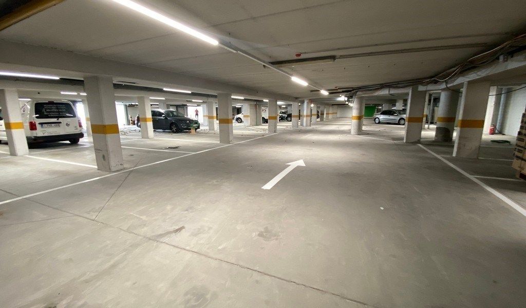 Vernieuwde kantoren te huur op toplocatie in Zwijnaarde foto 17