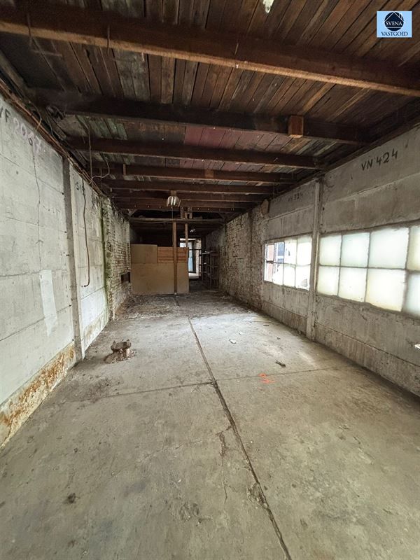 LOODS TE CENTRUM NINOVE foto {{pictureIndex}}