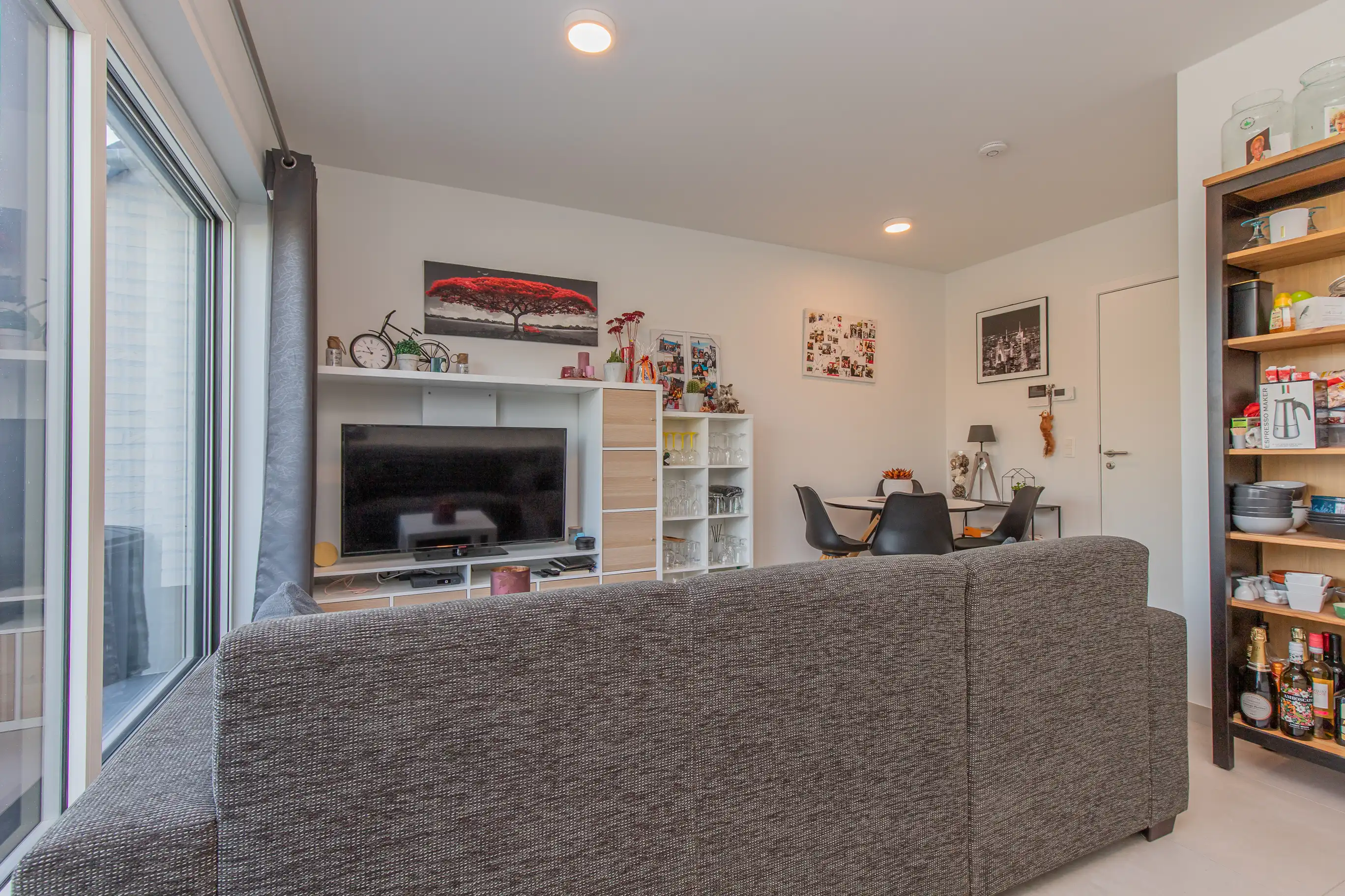 Nieuwbouw appartement met 1 slaapkamer en een garage foto 7