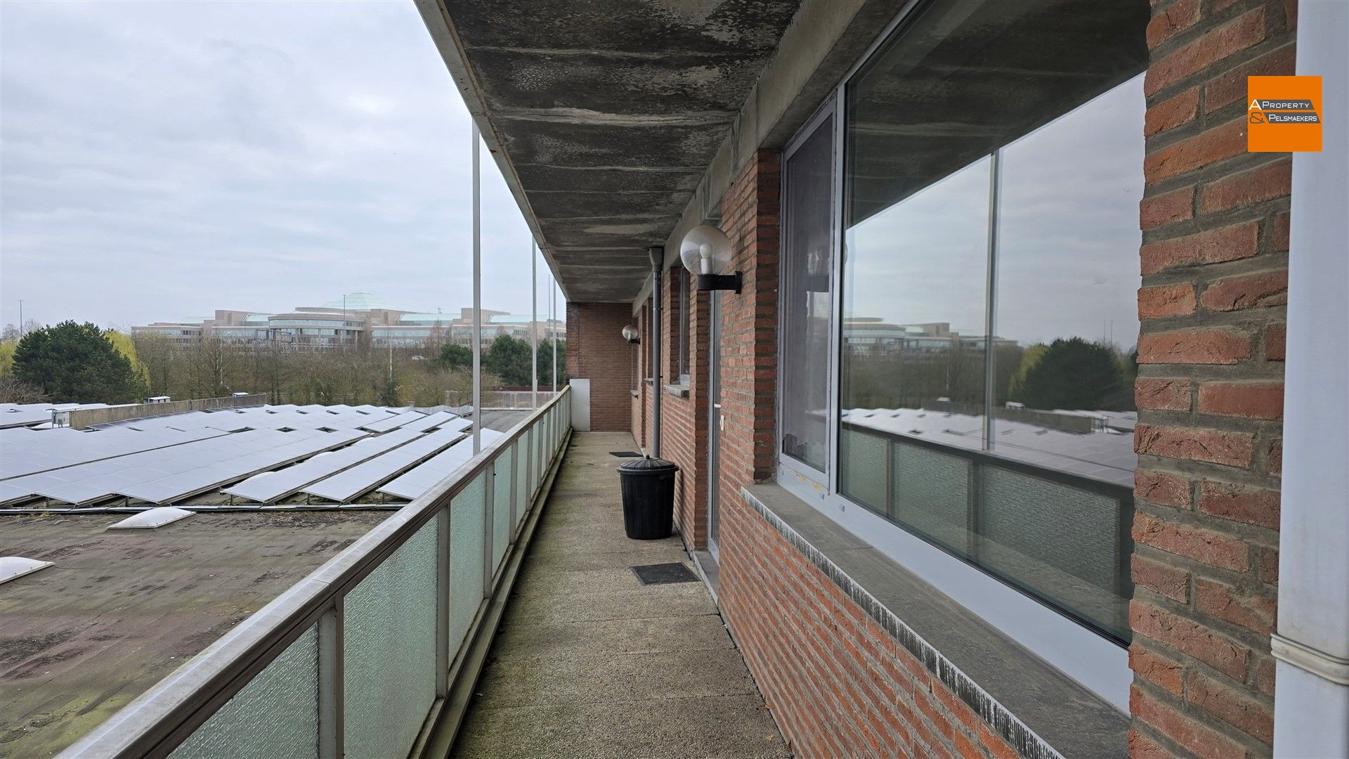 Ruim en lichtrijk appartement met terras en garagebox te huur in Herent foto 2