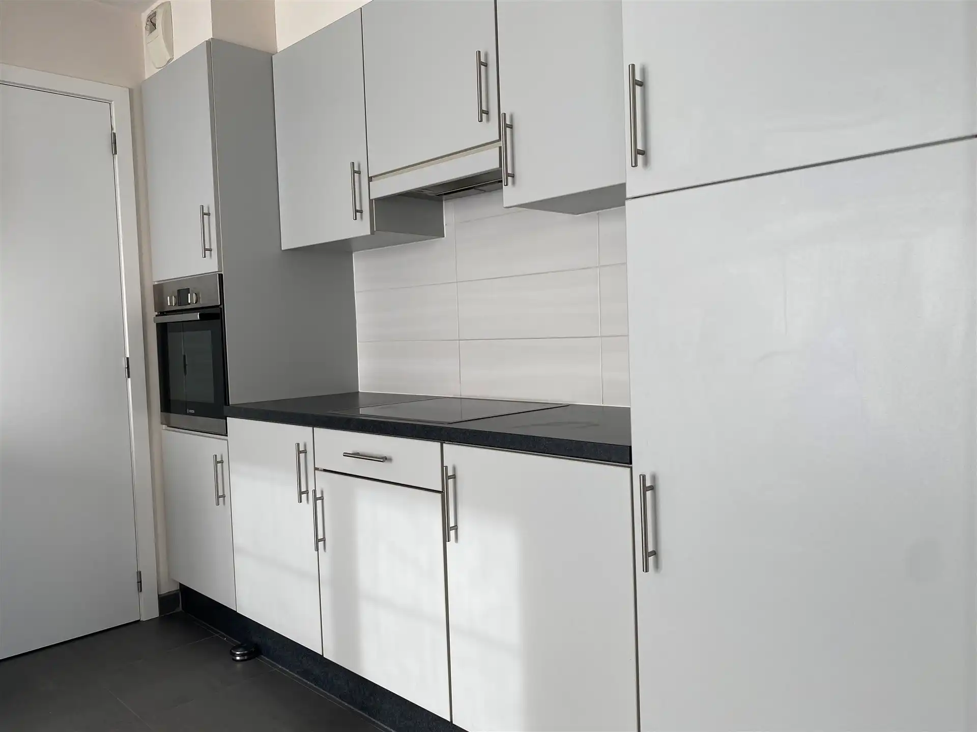 Gunstig gelegen dakappartement met autostaanplaats. foto 7