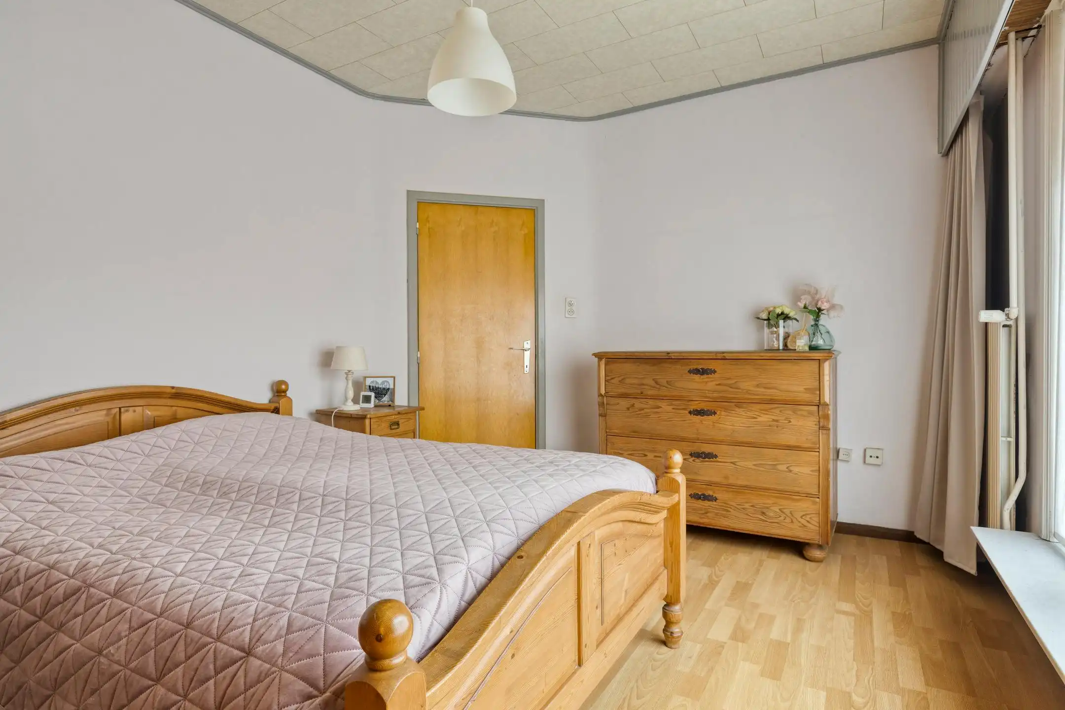 Bungalow met ruime garage te koop in Kemzeke foto 14