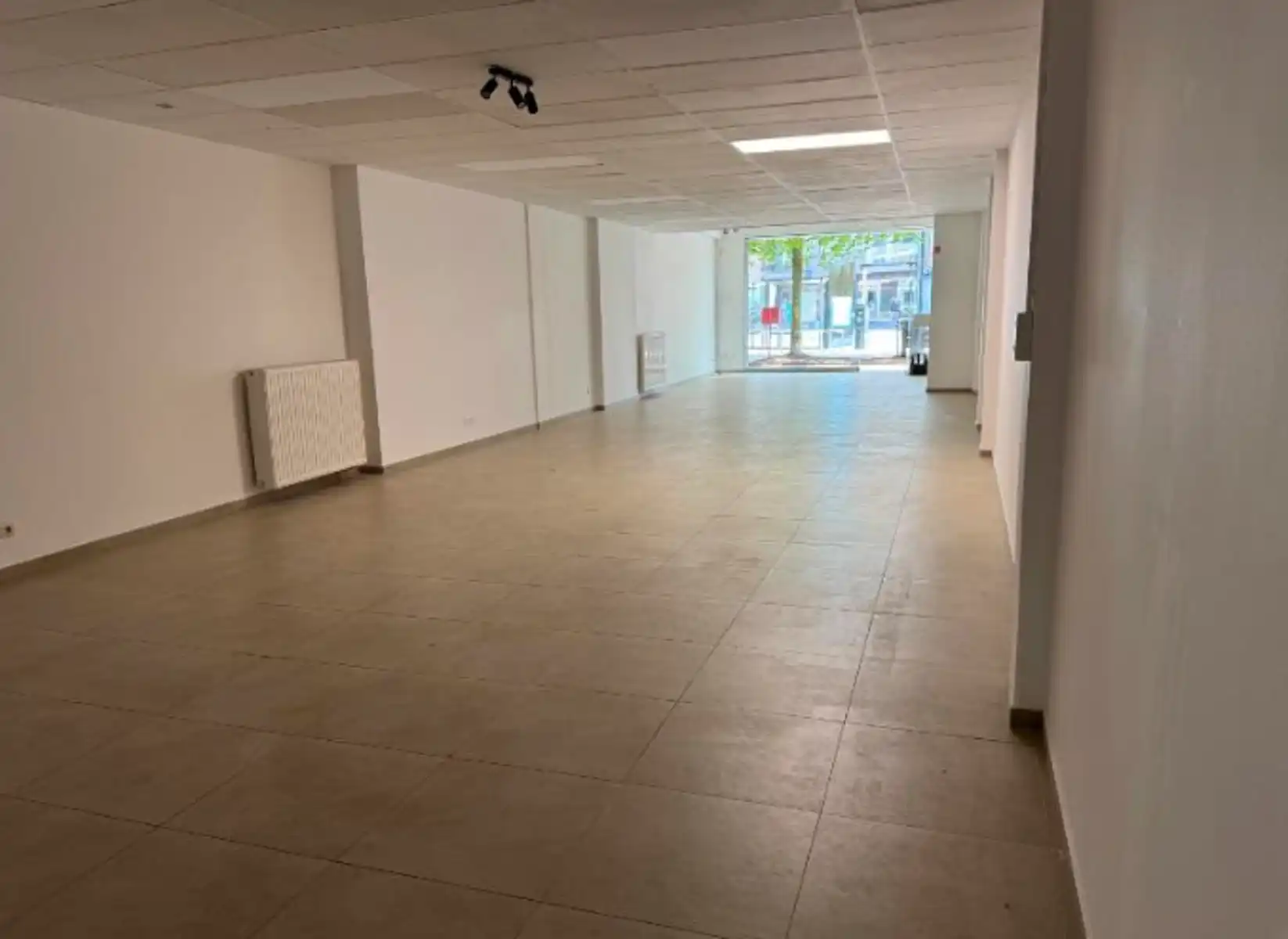 Handelspand te huur in centrum Brasschaat foto 2