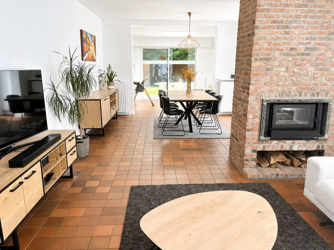 Gerenoveerde halfopen bebouwing met 4 slaapkamers, bureau, tuin en garage in Brasschaat foto 4