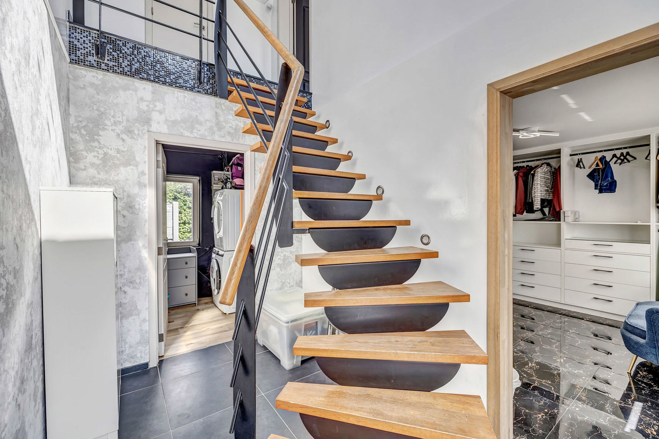 Gerenoveerde woning op strategische locatie met 5 slaapkamers foto 15