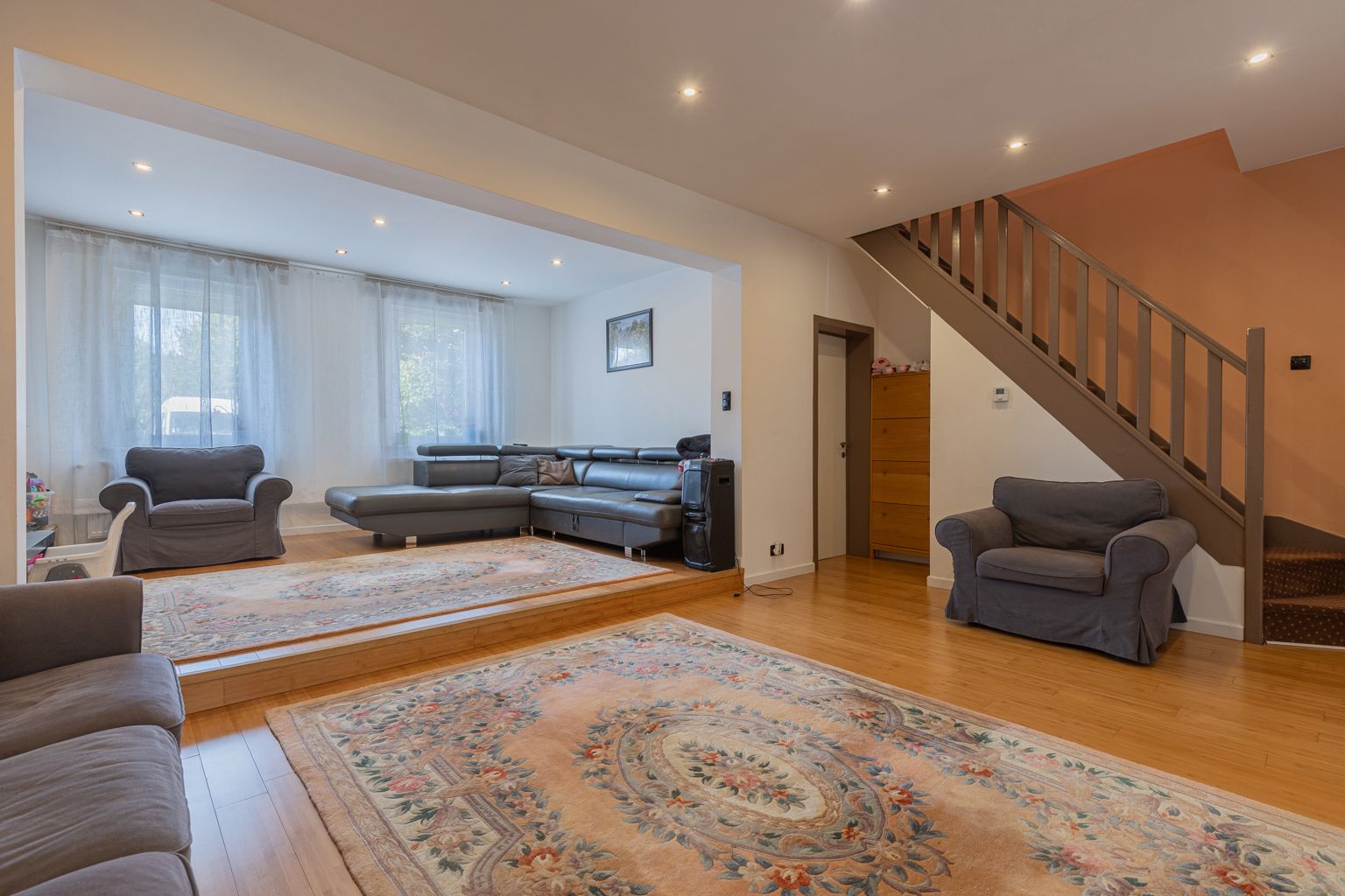 Gerenoveerde woning op wandelafstand van het centrum! foto 3