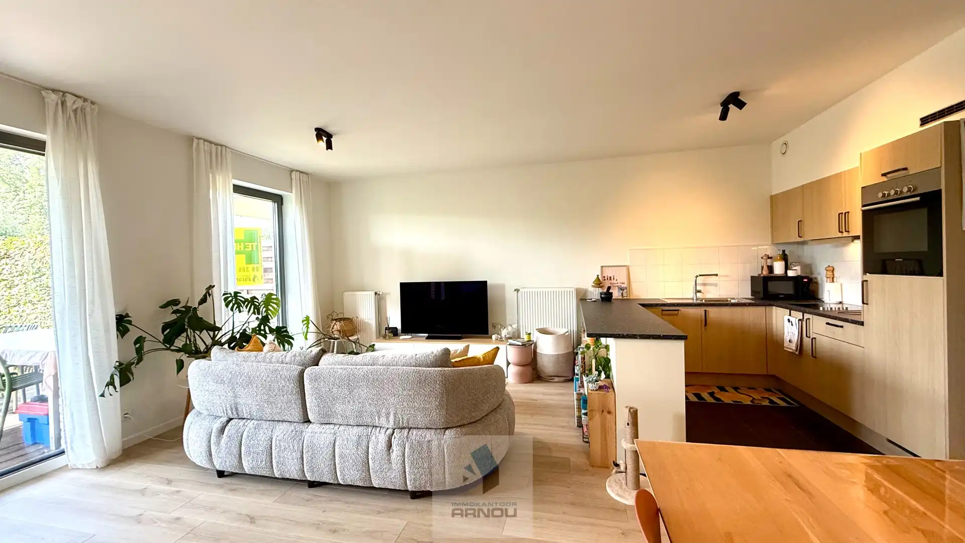 Centraal gelegen, gelijkvloers appartement met 2 slaapkamers en ruim terras met zicht op de Leie foto 6
