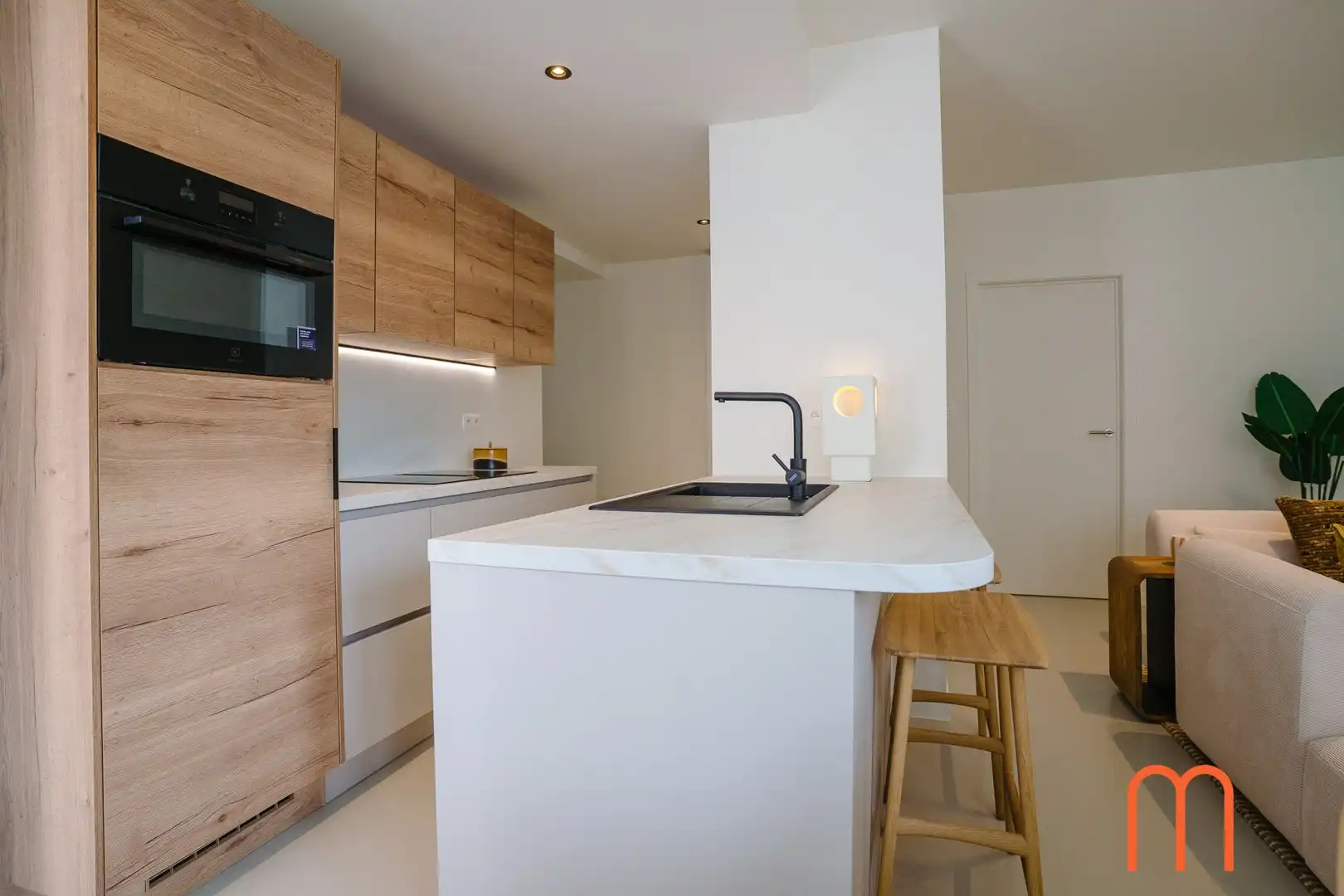 Volledig vernieuwd appartement te koop in Oostende met zijdelings zeezicht in Residentie Les Dauphins foto 9