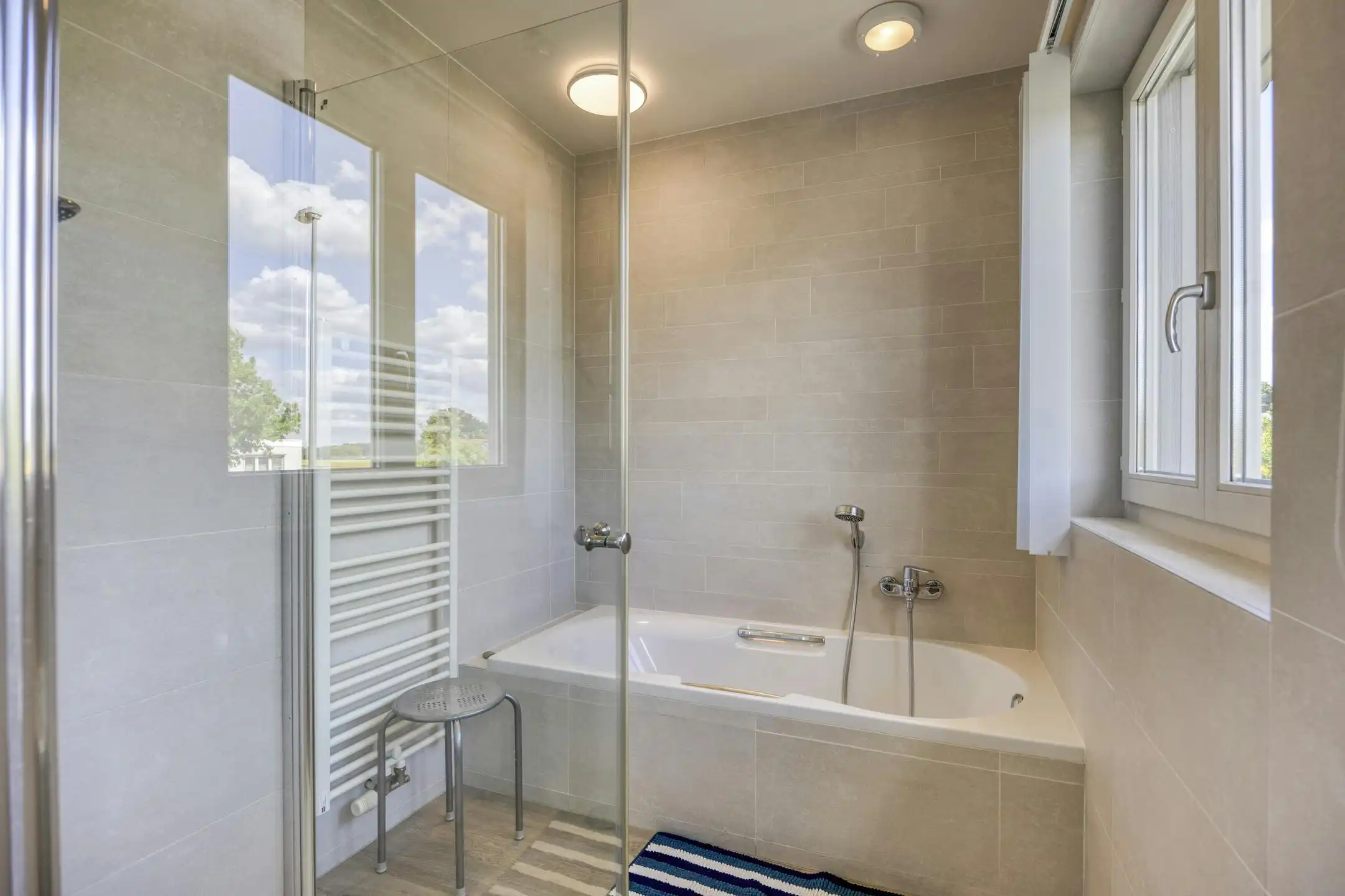 Riante woning te koop met veel potentieel voor diverse invullingen foto 29