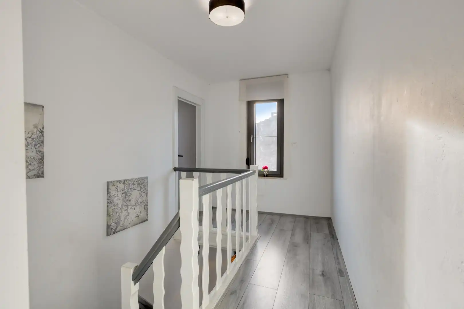 Gerenoveerde woning met 4 slaapkamers gelegen kortbij het centrum foto 19