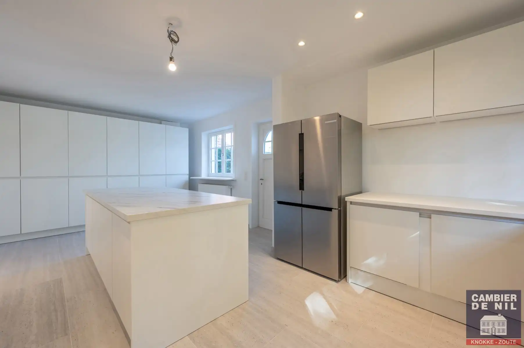 Gerenoveerde, ongemeubelde koppelvilla met zuidgerichte tuin palend aan de golf - Zoute foto 8