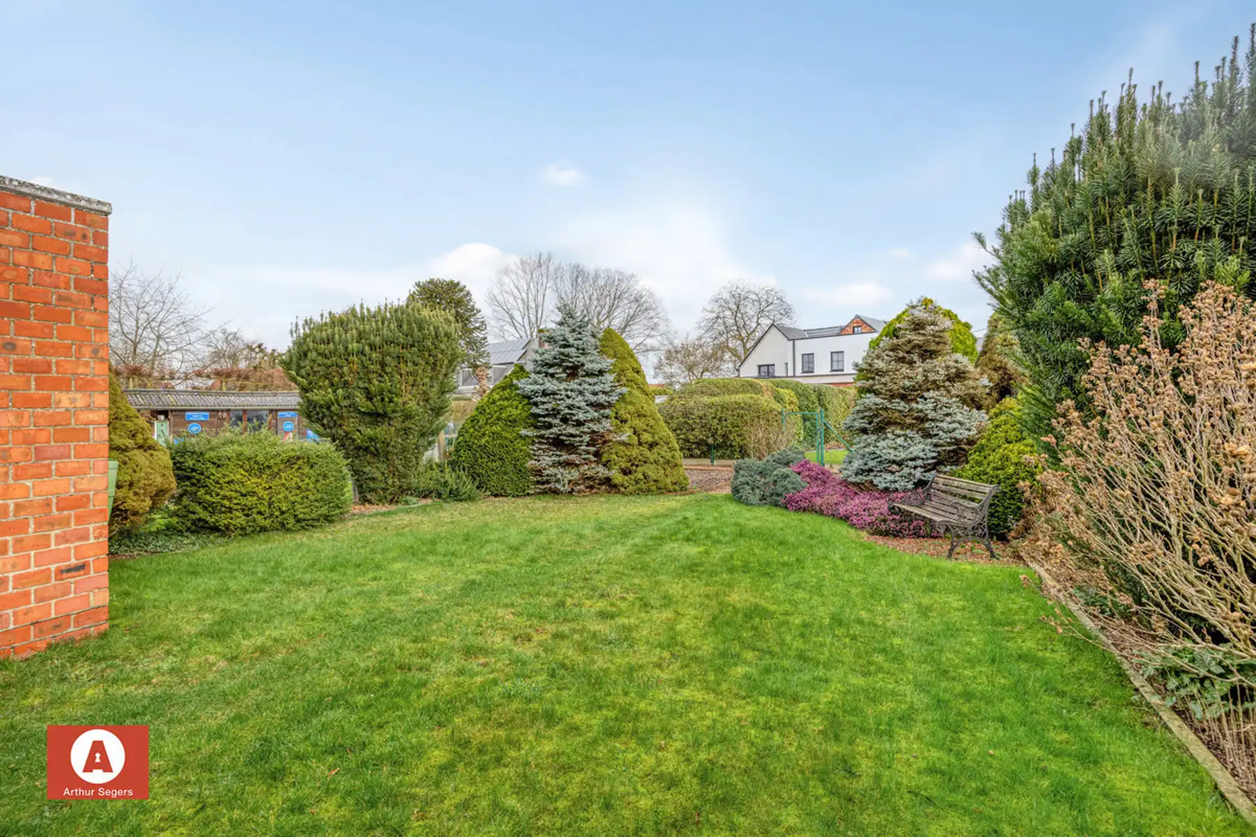 Solide te renoveren woning nabij het centrum van Buggenhout foto 27