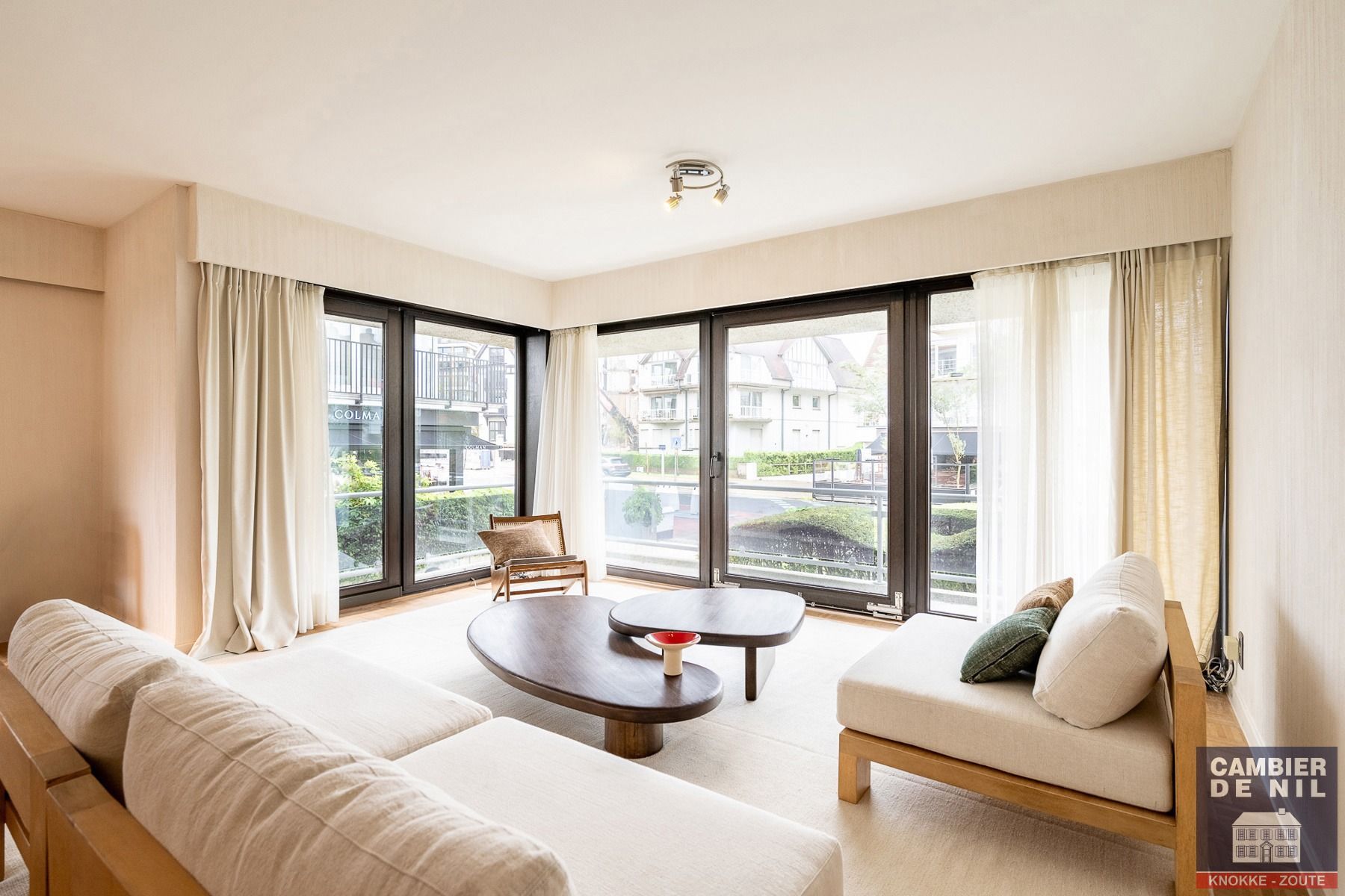 Gemeubeld hoekappartement nabij het Albertplein  foto 3