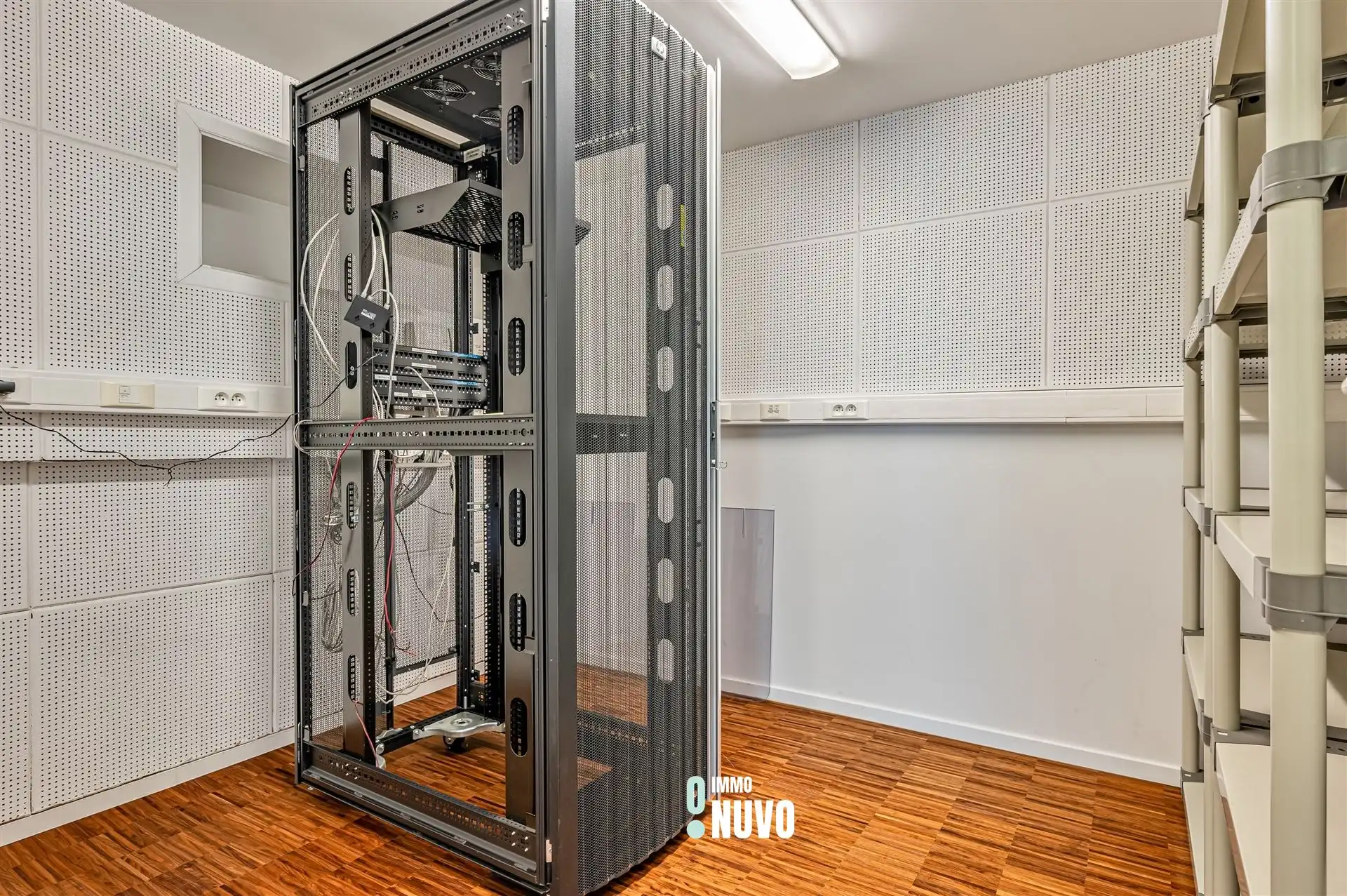 Kantoor met garages in het centrum van Aalst foto 17