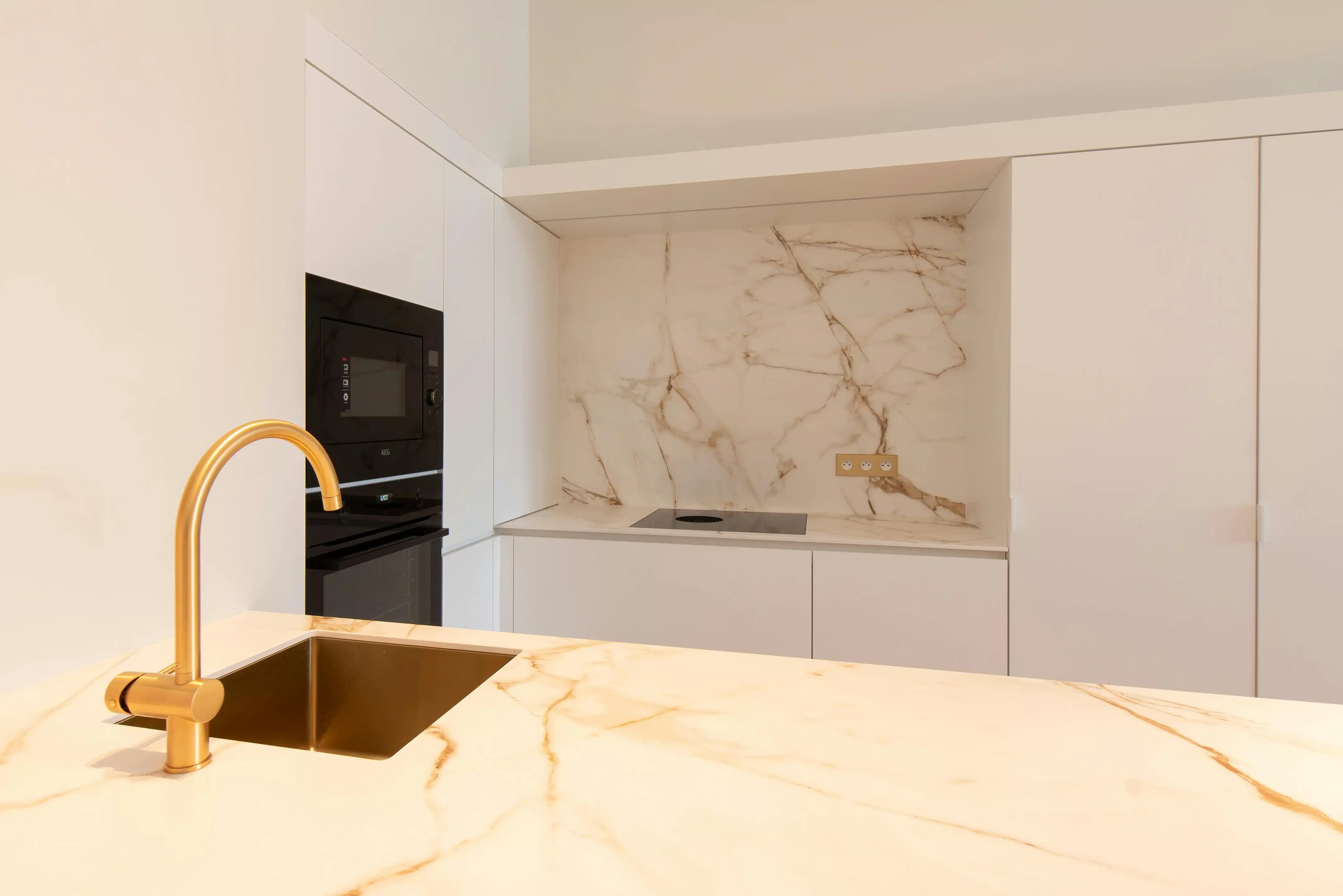 Luxueus 2-slpk appartement te Oostende met terras foto 8