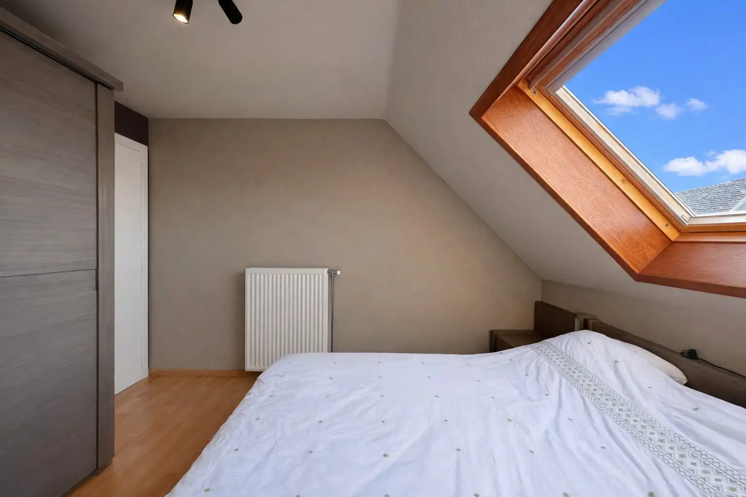 Grote woning met garage en tuin te Knokke  foto 17