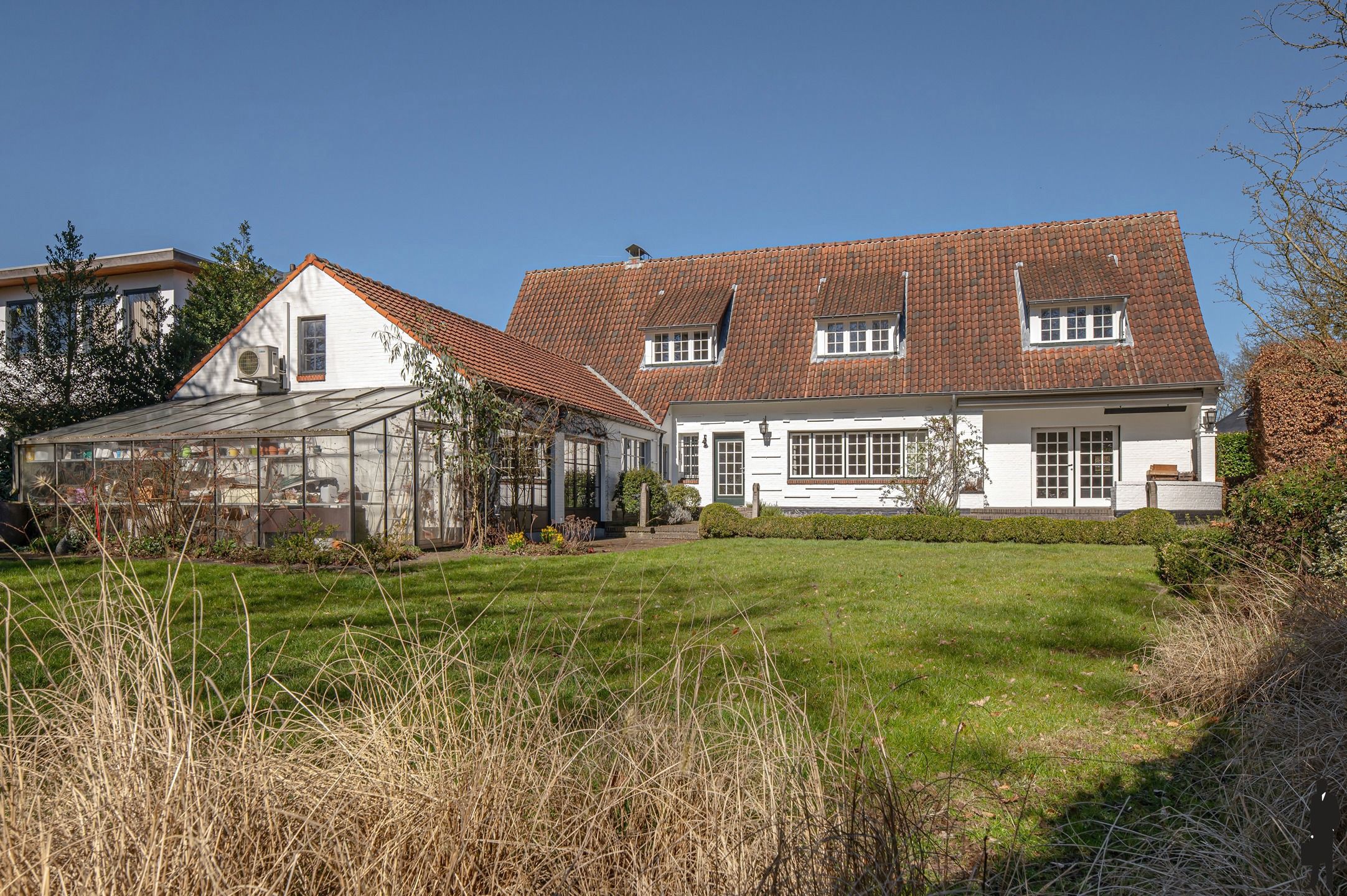 Hoofdfoto van de publicatie: Zeer charmante gezinswoning op ca. 1.116m² 