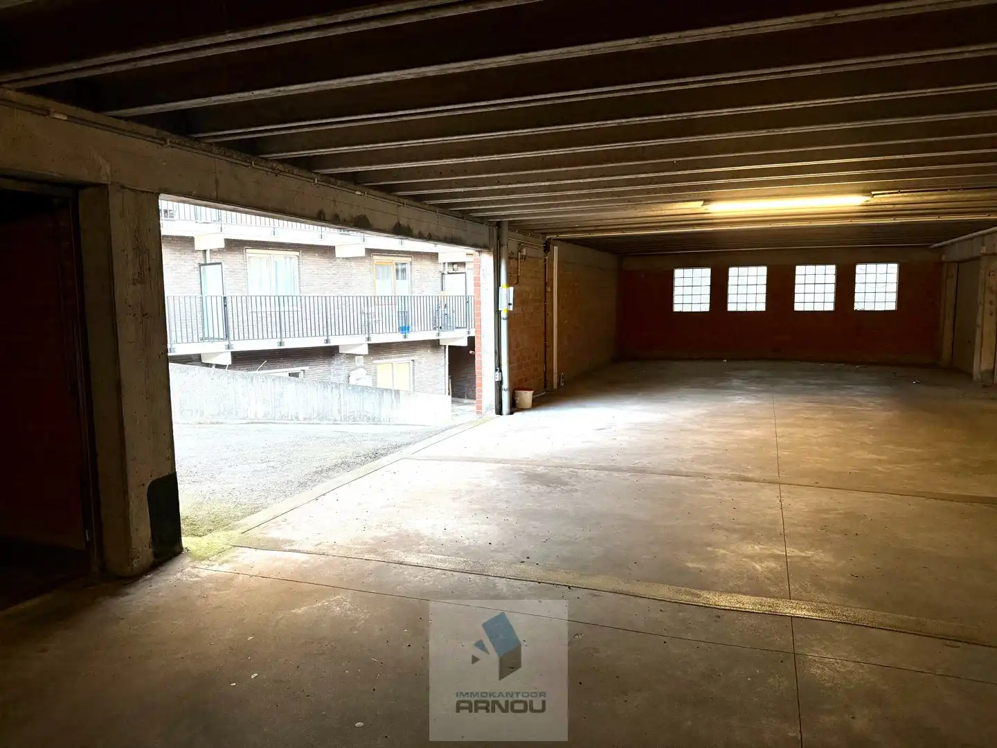 Ruime dubbele garagebox in het centrum Deinze – ca. 30 vkm foto 4