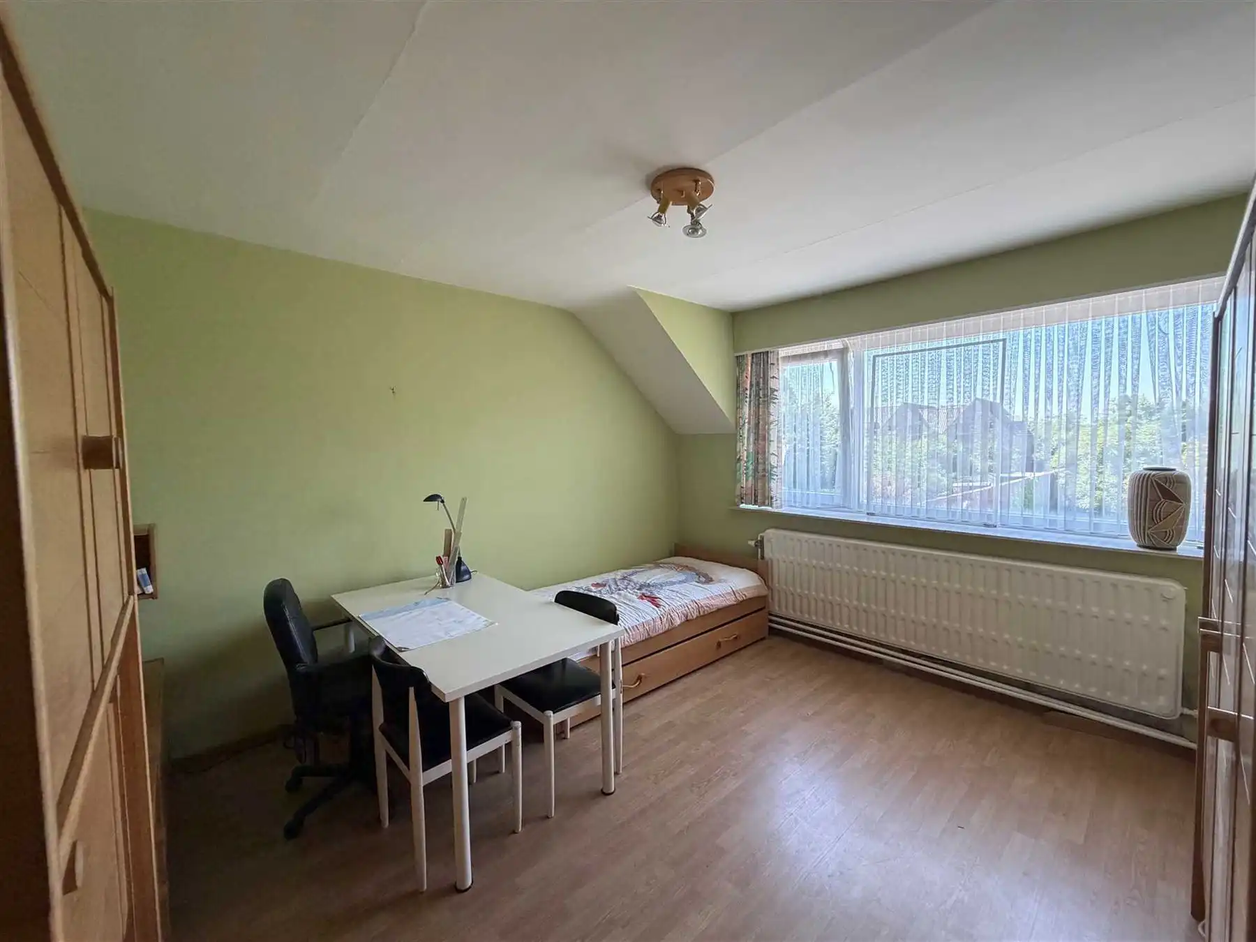 Bel-etage met 3 slk, ruime leefruimte en grote tuin. foto 18