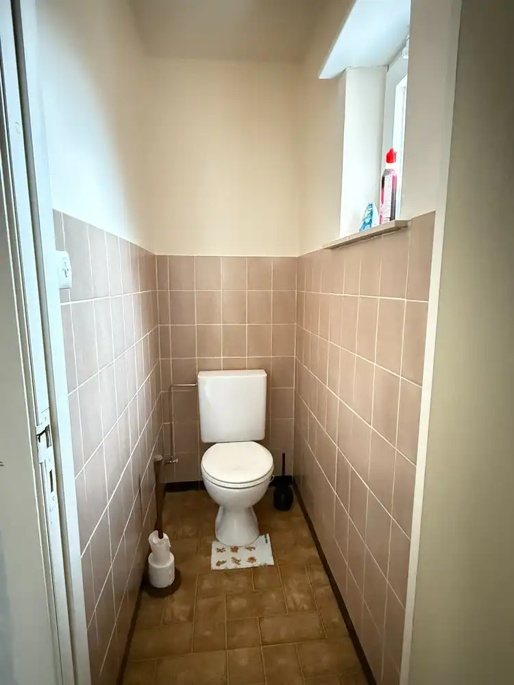 Half open bebouwing met 3 slaapkamers en garage, gelegen in een rustige woonwijk op 277m² foto 14