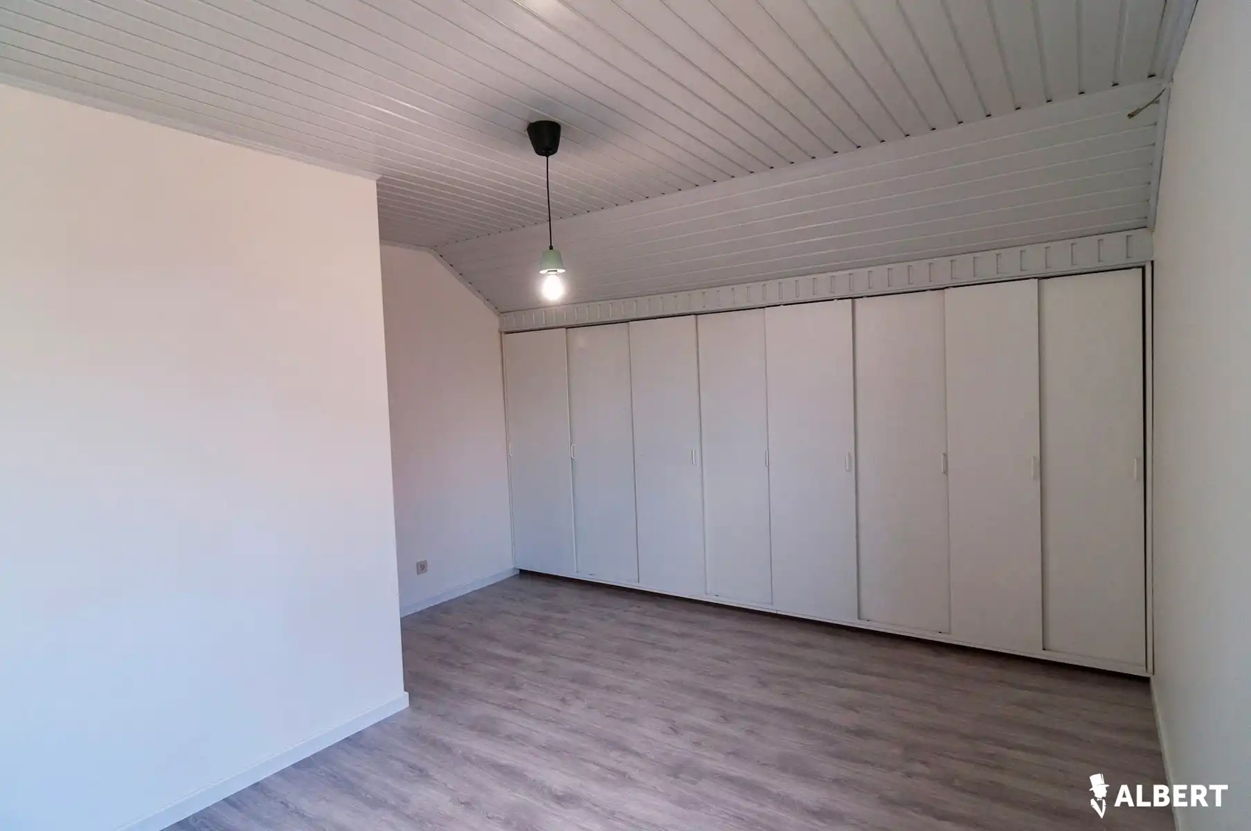 Ruime instapklare woning op toplocatie met tuin en bijgebouw foto 23