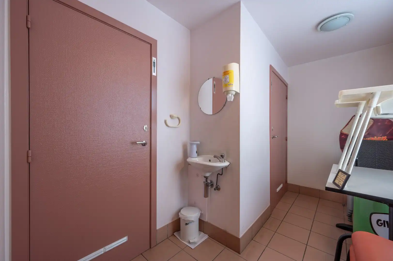 Horecapand met ruim appartement op toplocatie in Assebroek! foto 10