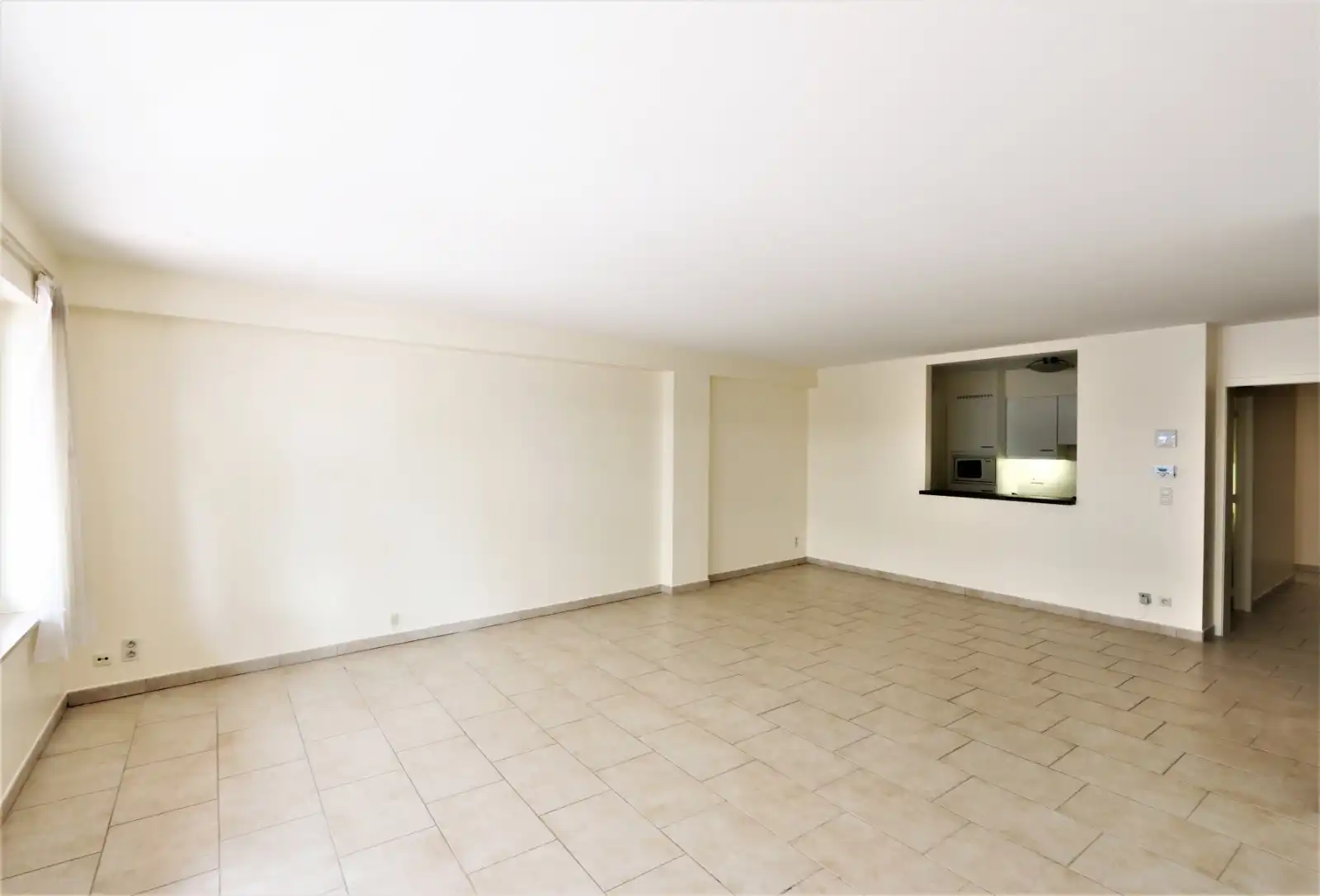 Ruim woon-appartement op 2 stappen van het Rubensplein. foto 3
