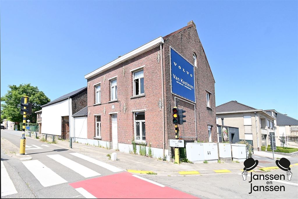 Verder te renoveren hoekpand met atelier foto 4