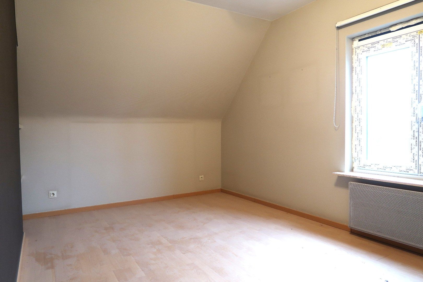 Charmante gerenoveerde woning te huur in Snellegem – 3 slaapkamers, grote tuin & veel extra’s foto 9