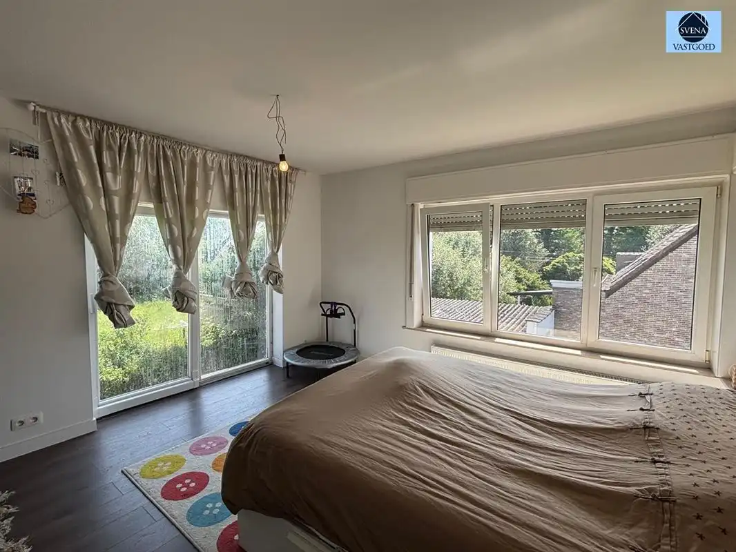 VERNIEUWDE WONING MET 4 SLAAPKAMERS EN TUIN  foto 15