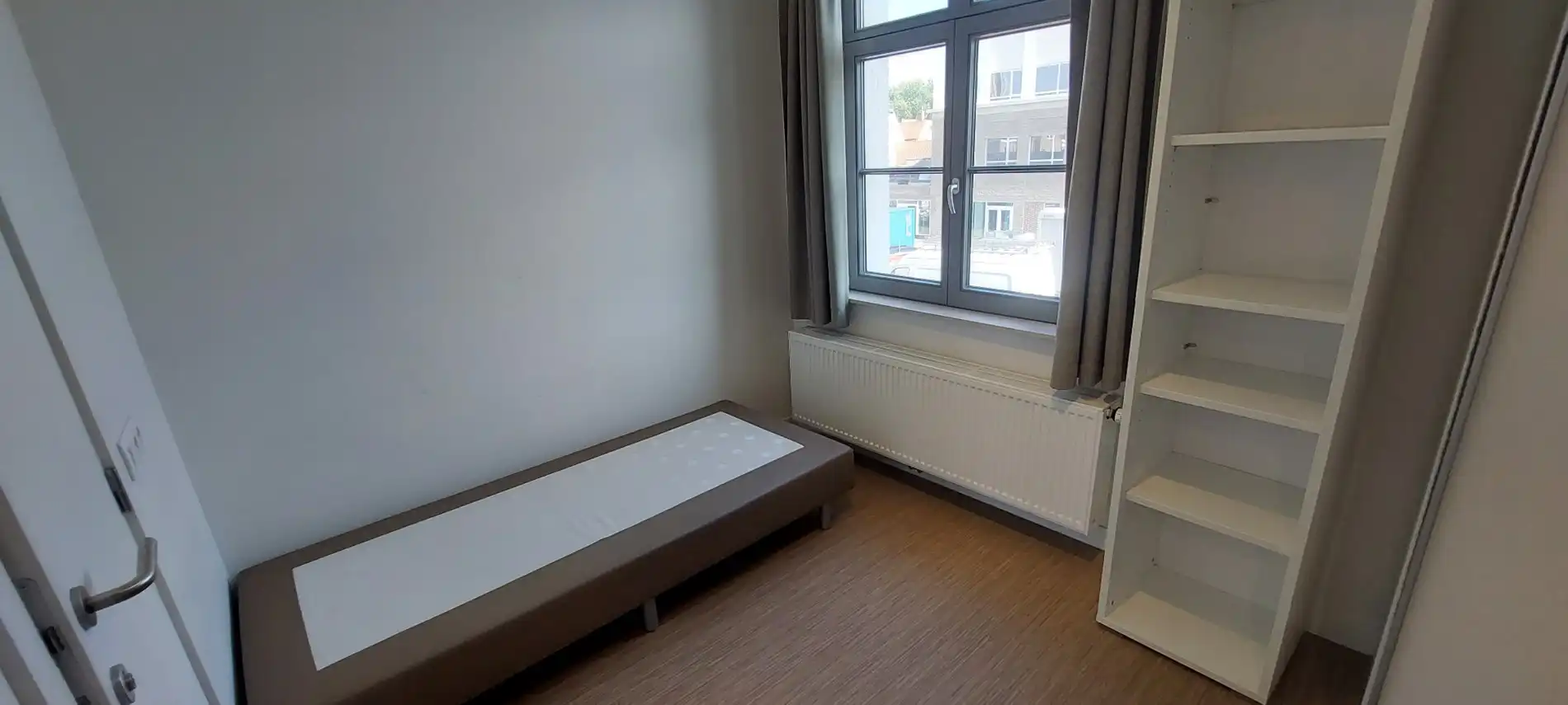 Studentenstudio centrum Brugge  met prachtige binnentuin. foto 11