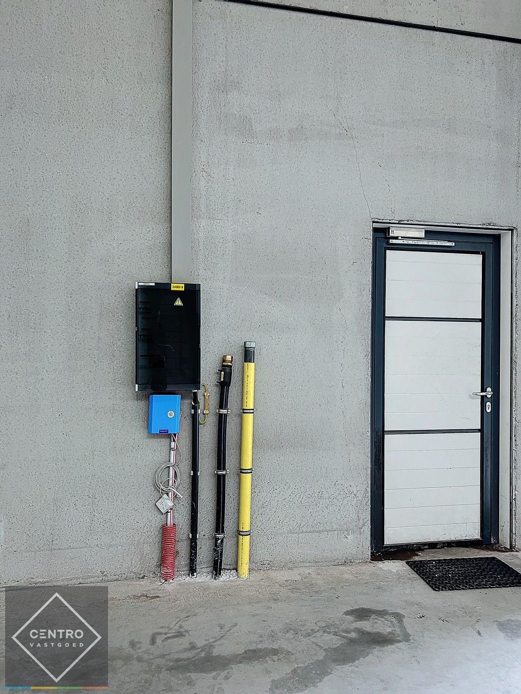 Instapklare loods van 257m² (met 2 parkings) TE HUUR op KMO-site zonder gemeenschappelijke kosten ! foto 5