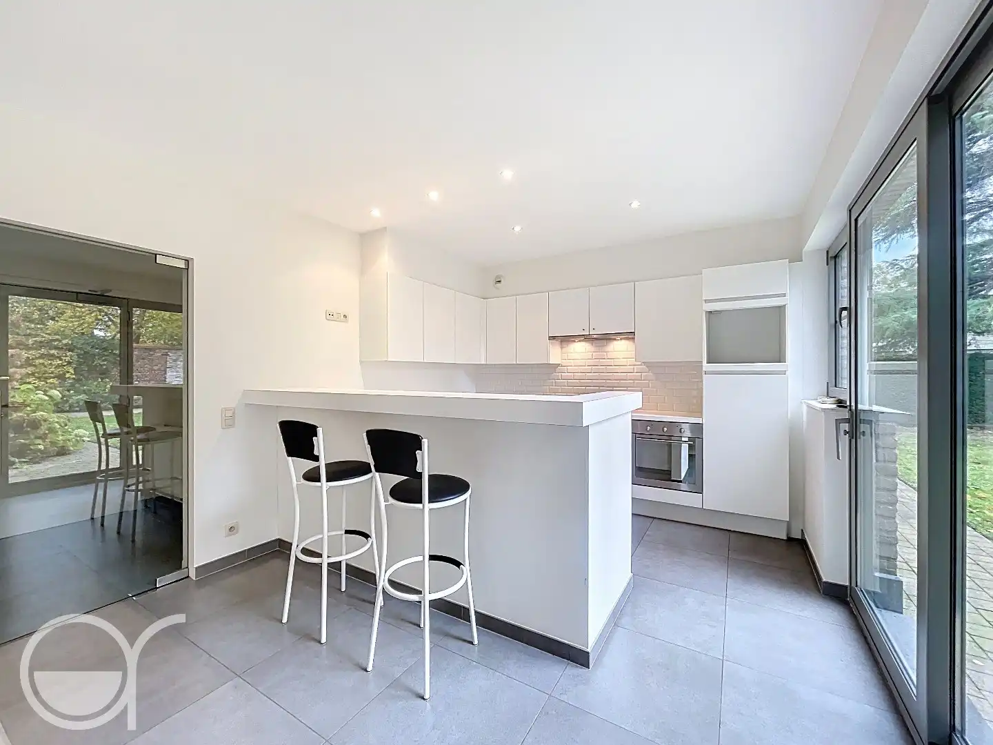 Ruim gelijkvloers appartement met twee slaapkamers, grote tuin én garagebox foto 6