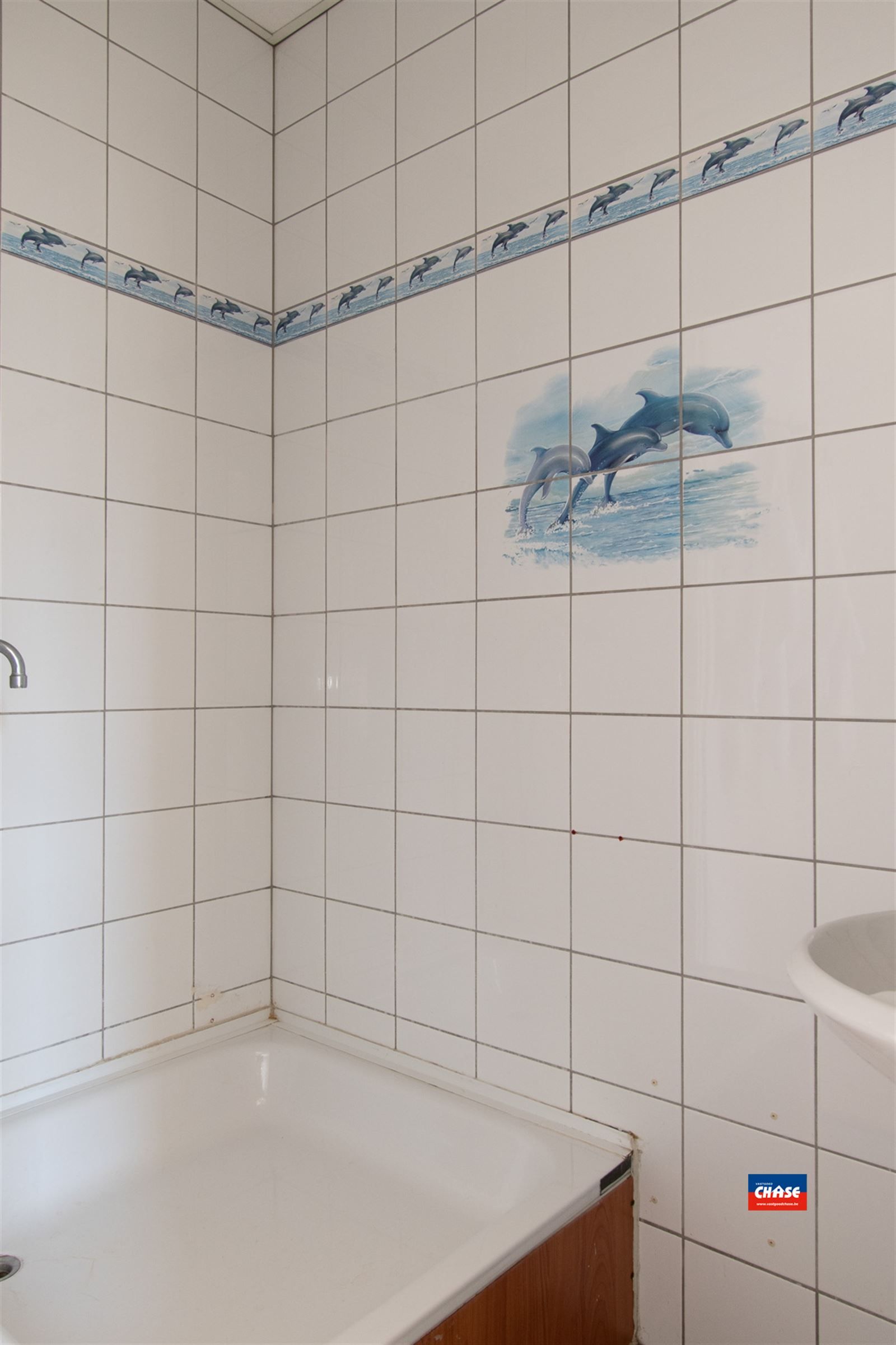 Woonst ingericht als frituur foto 7