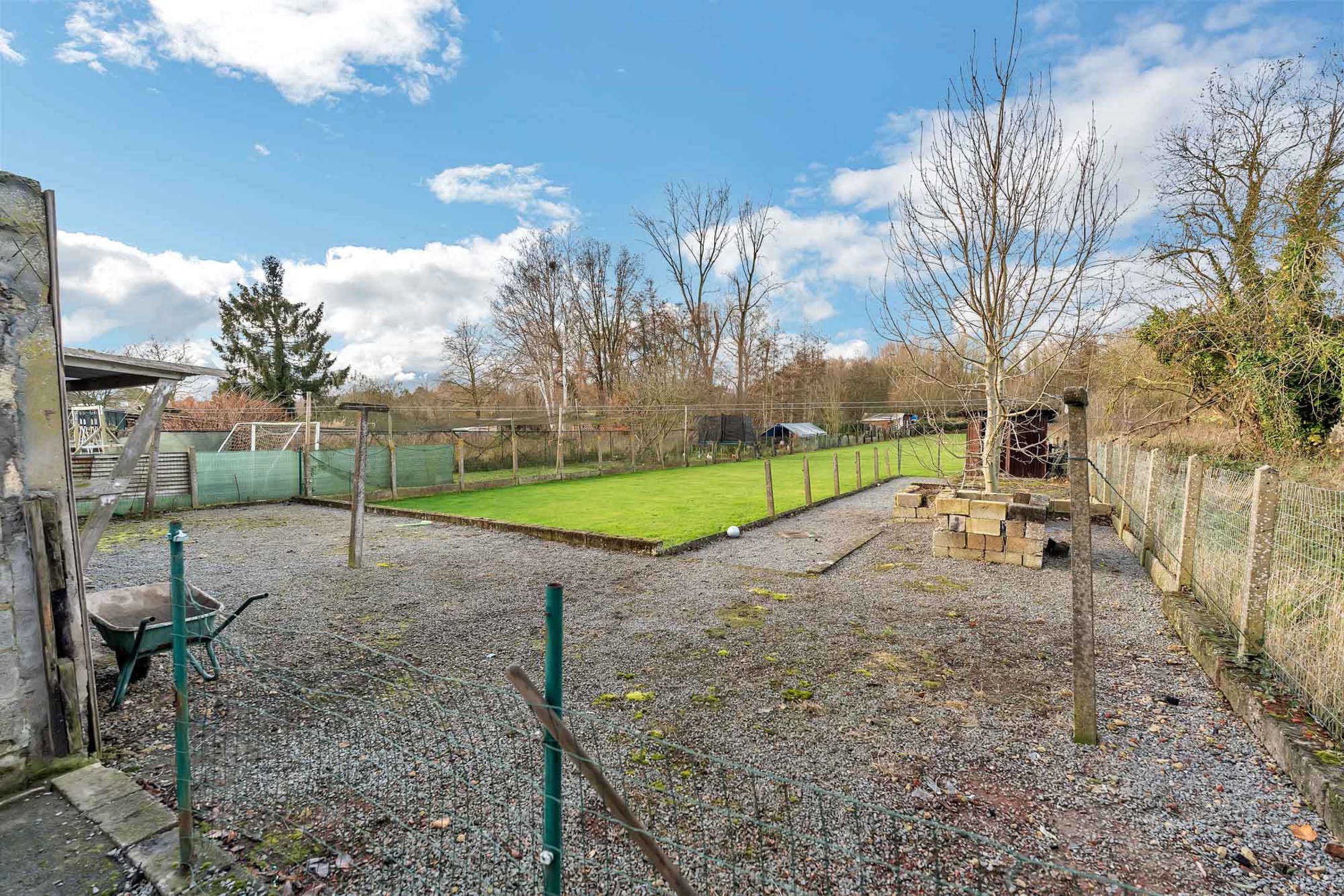 Gerenoveerde 3-gevel op strategische locatie met bijgebouw en ruime tuin foto 21