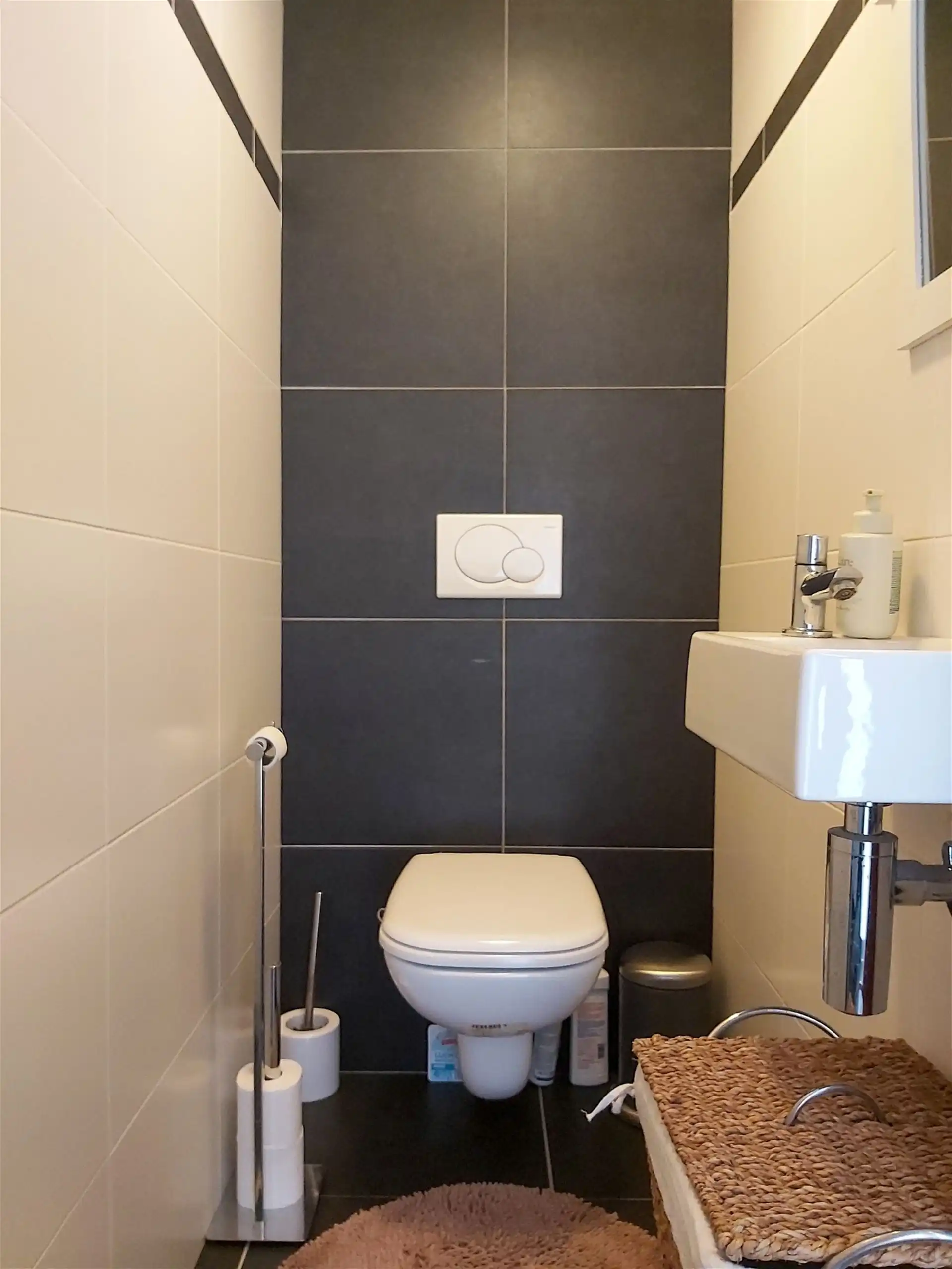 Instapklaar duplexappartement met inpandige garage, zuidgericht terras en 2 slaapkamers op mooie locatie in Maasmechelen! foto 14