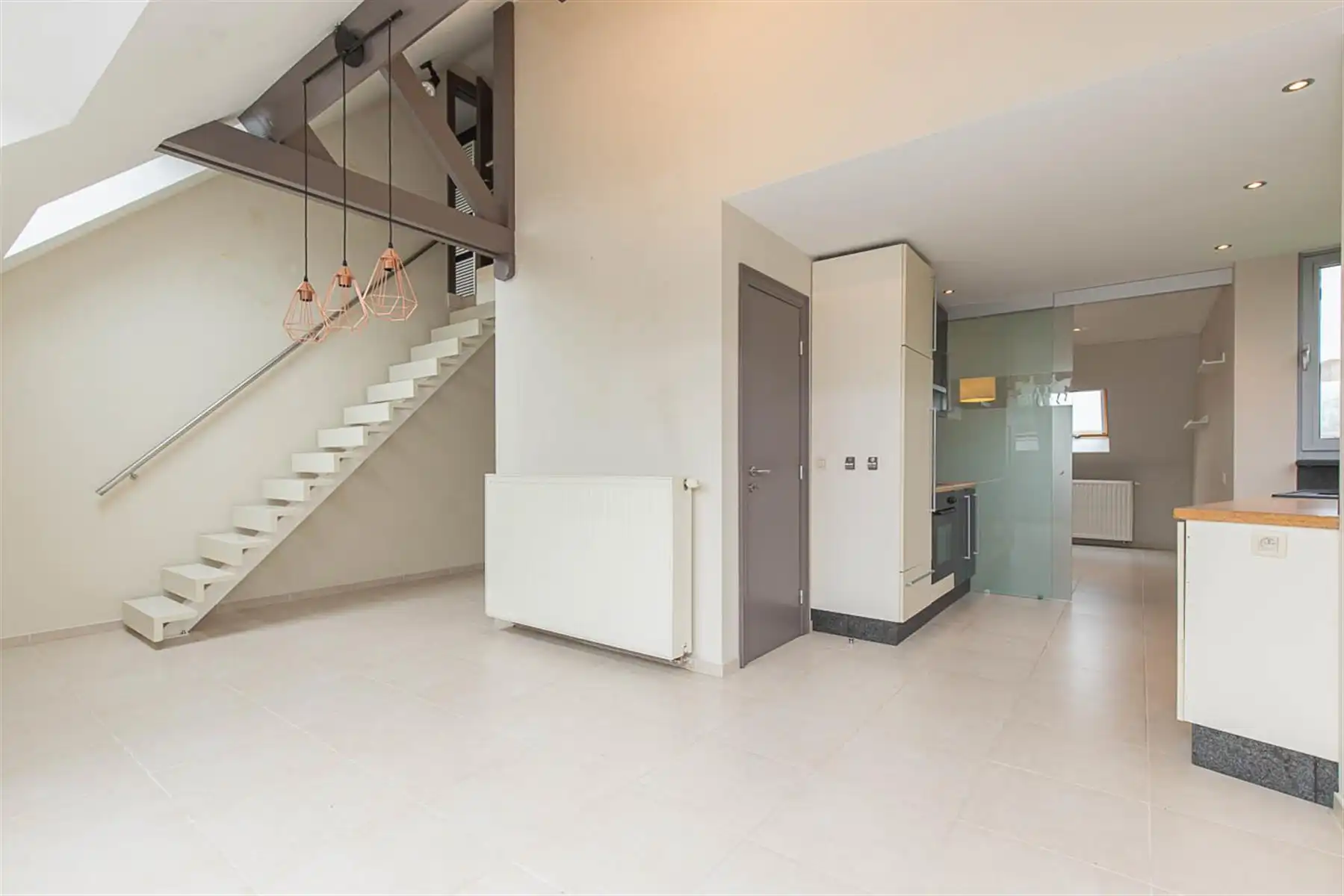 WICHELEN - Lichtrijk duplexappartement mét staanplaats. foto {{pictureIndex}}