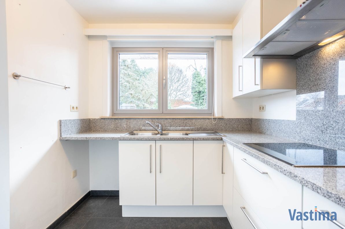 Lichtrijk leefappartement met 2 slaapkamers en terras foto 6