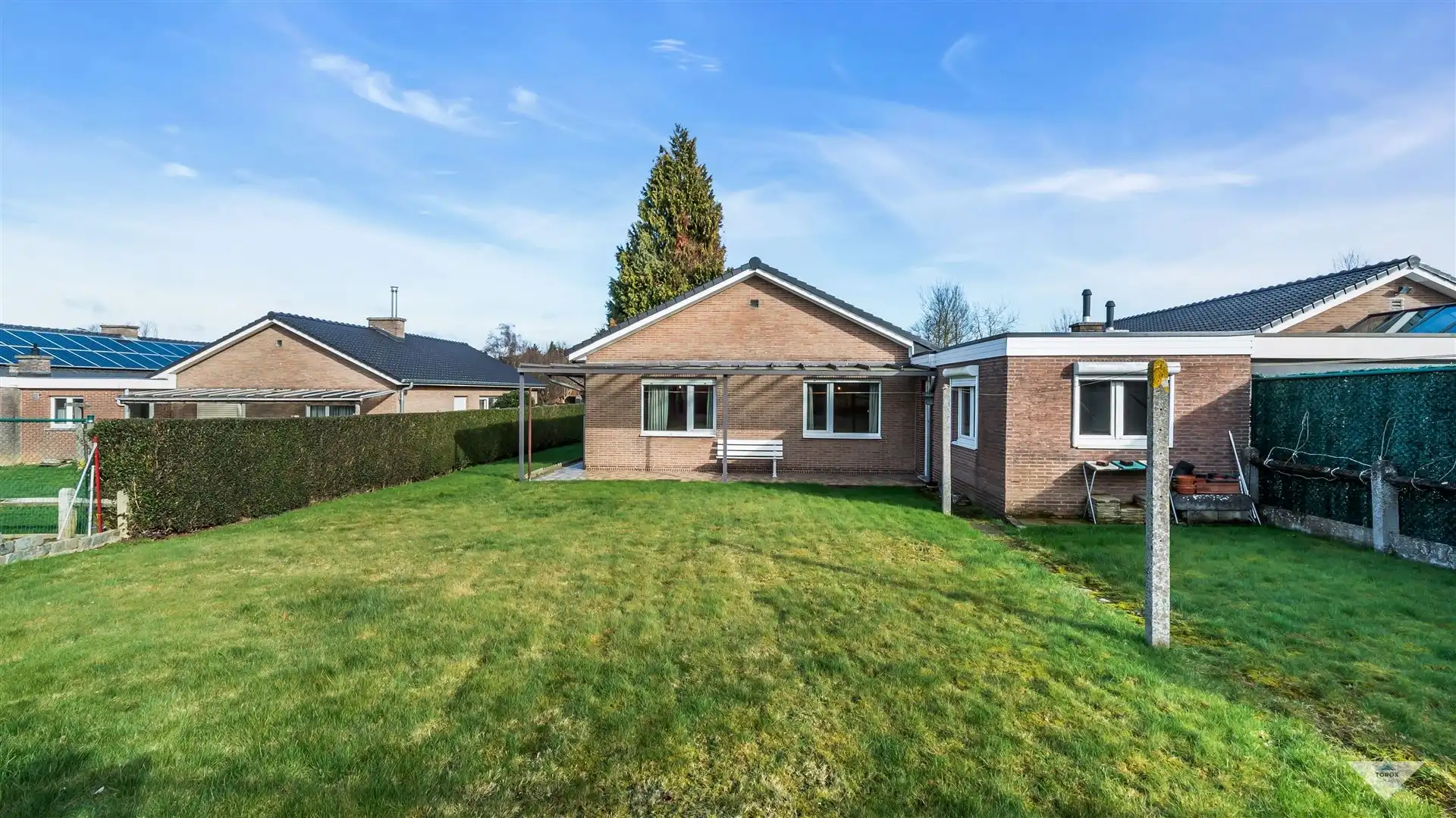 Te renoveren woning in rustige doodlopende straat foto 2