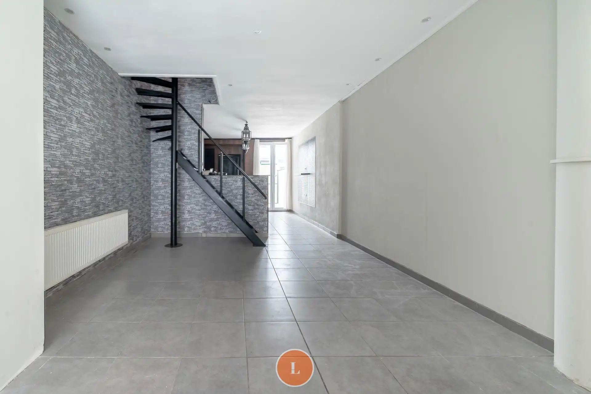 Handelshuis te koop in centrum Izegem foto 2