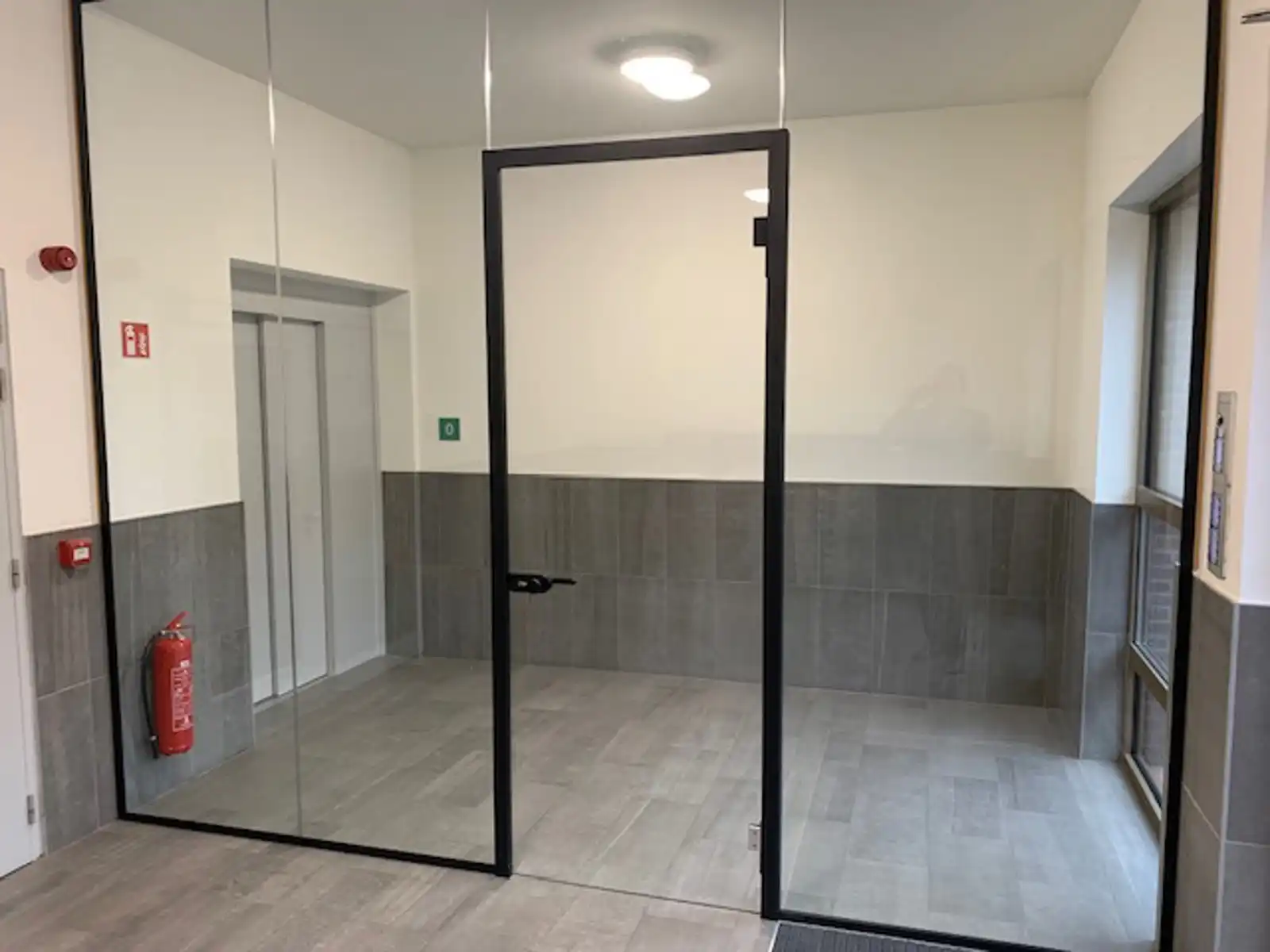 Centraal gelegen tweeslaapkamer appartement met groot terras foto 13