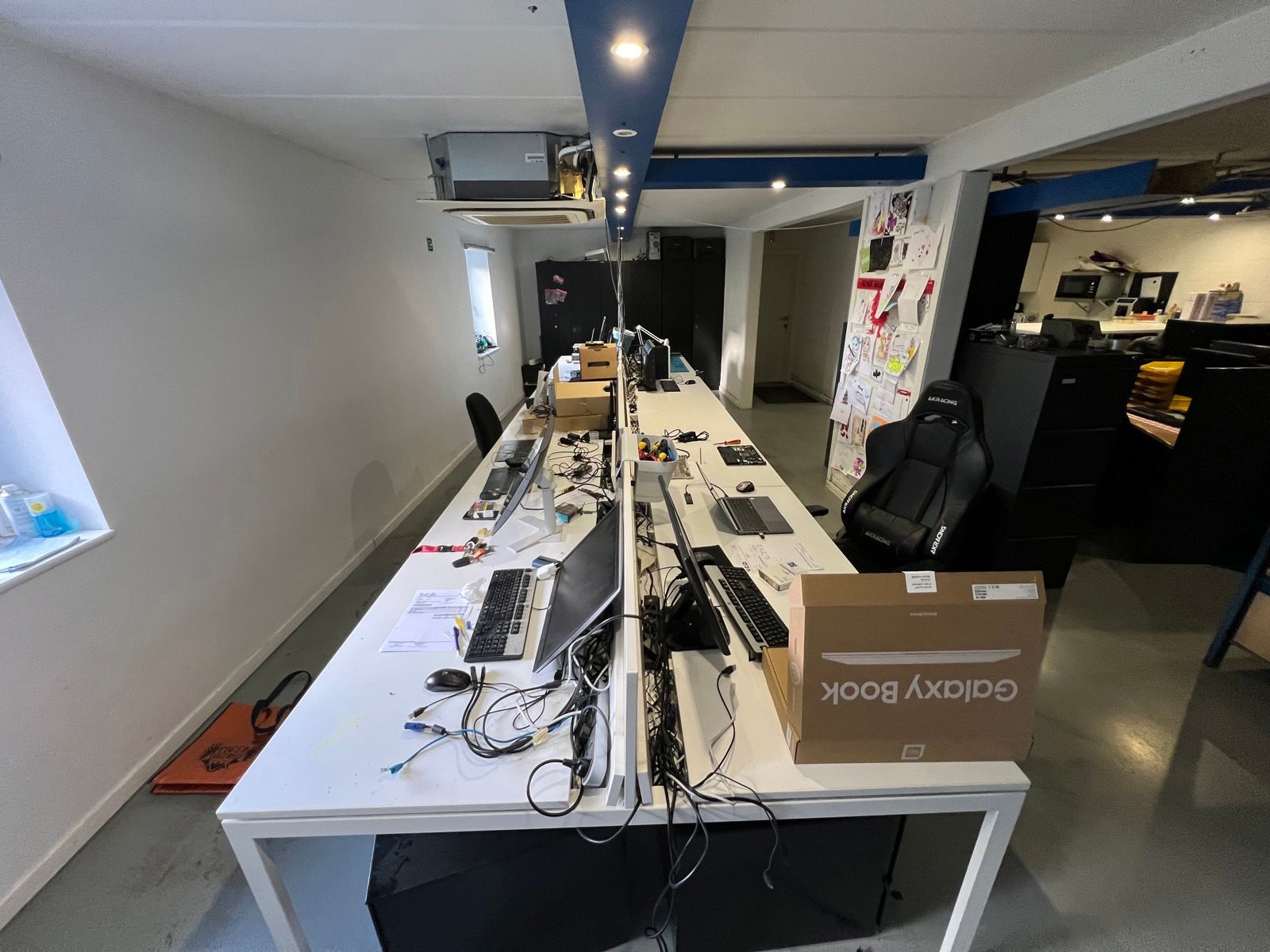 Opslagloods met kantoorfunctie. foto 17